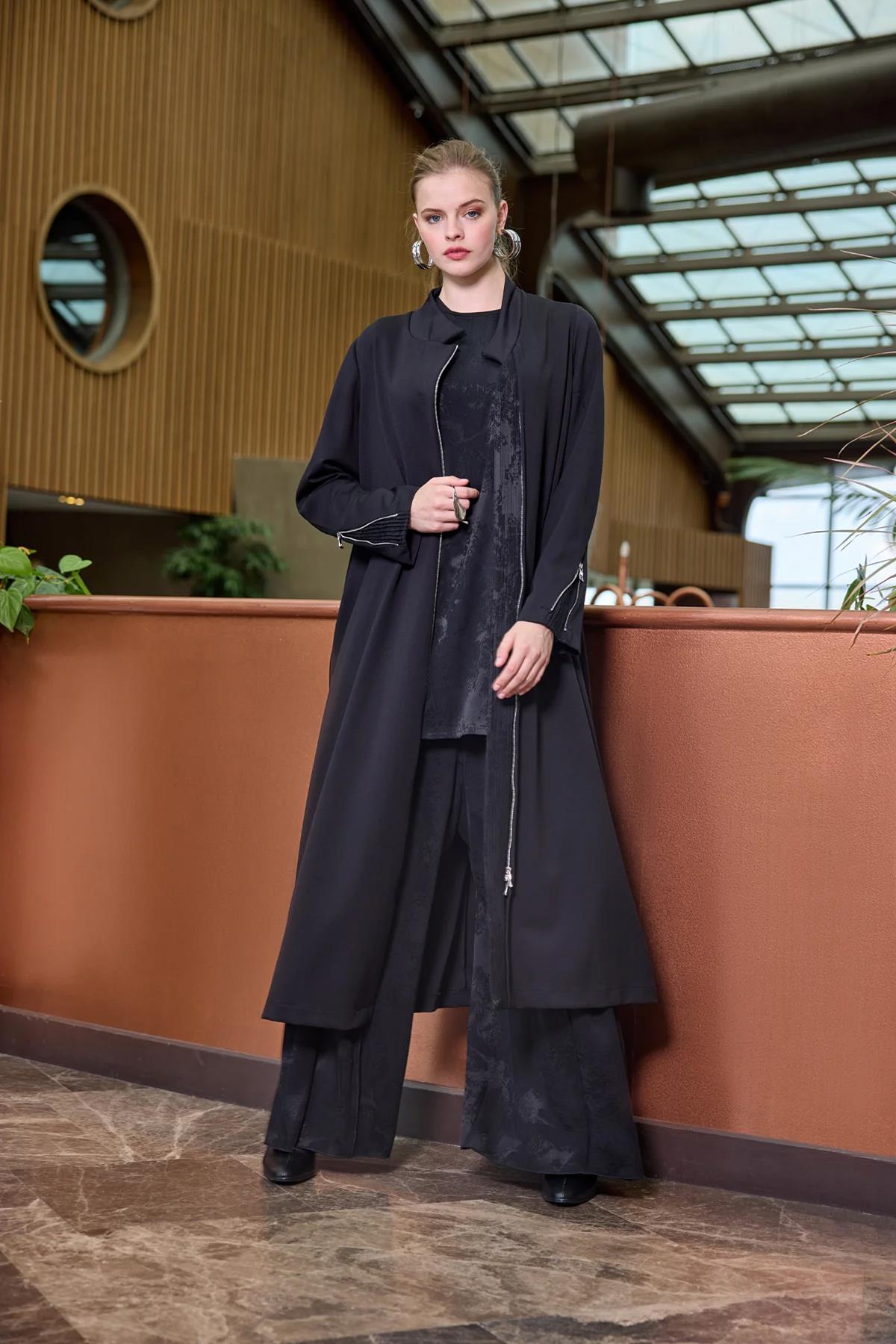 Kol Fermuar Detaylı Nervürlü Kap