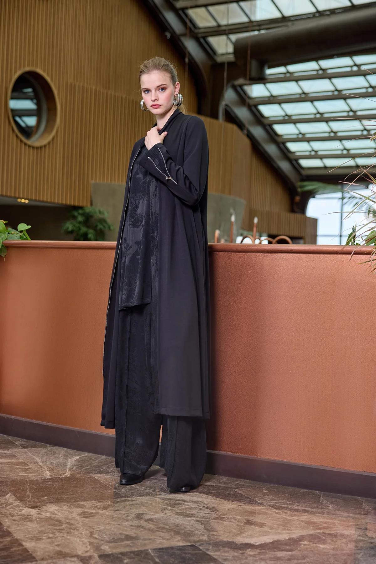 Kol Fermuar Detaylı Nervürlü Kap