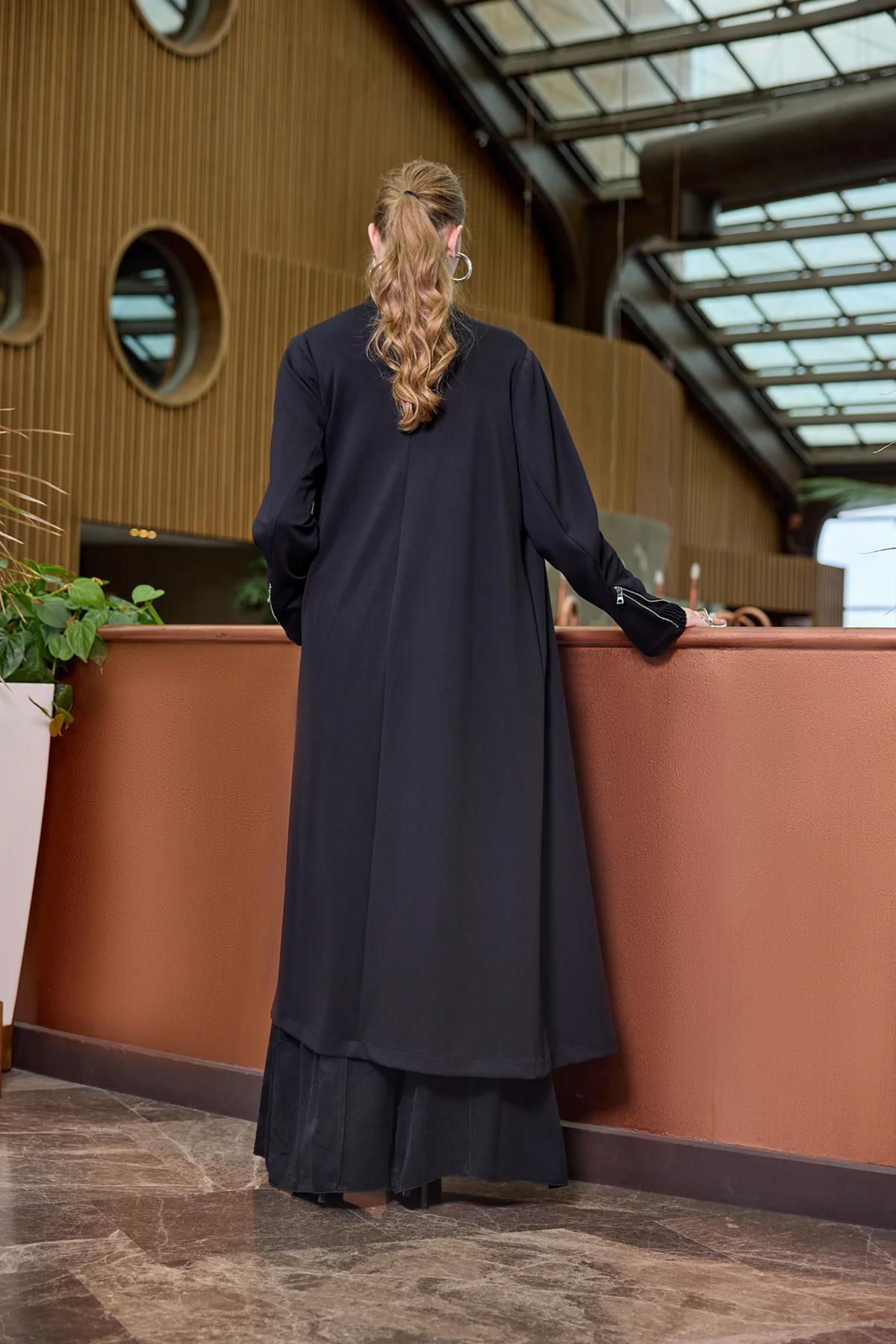 Kol Fermuar Detaylı Nervürlü Kap