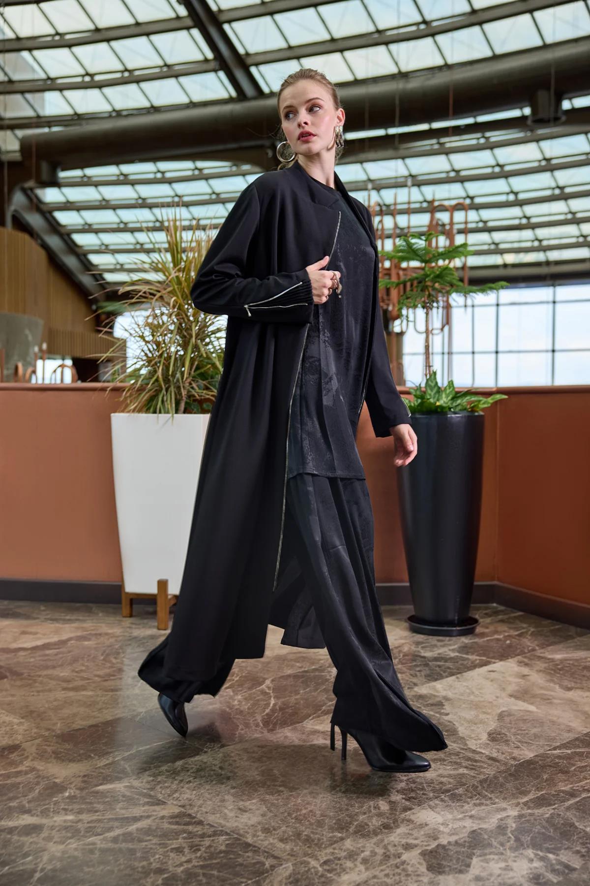 Kol Fermuar Detaylı Nervürlü Kap