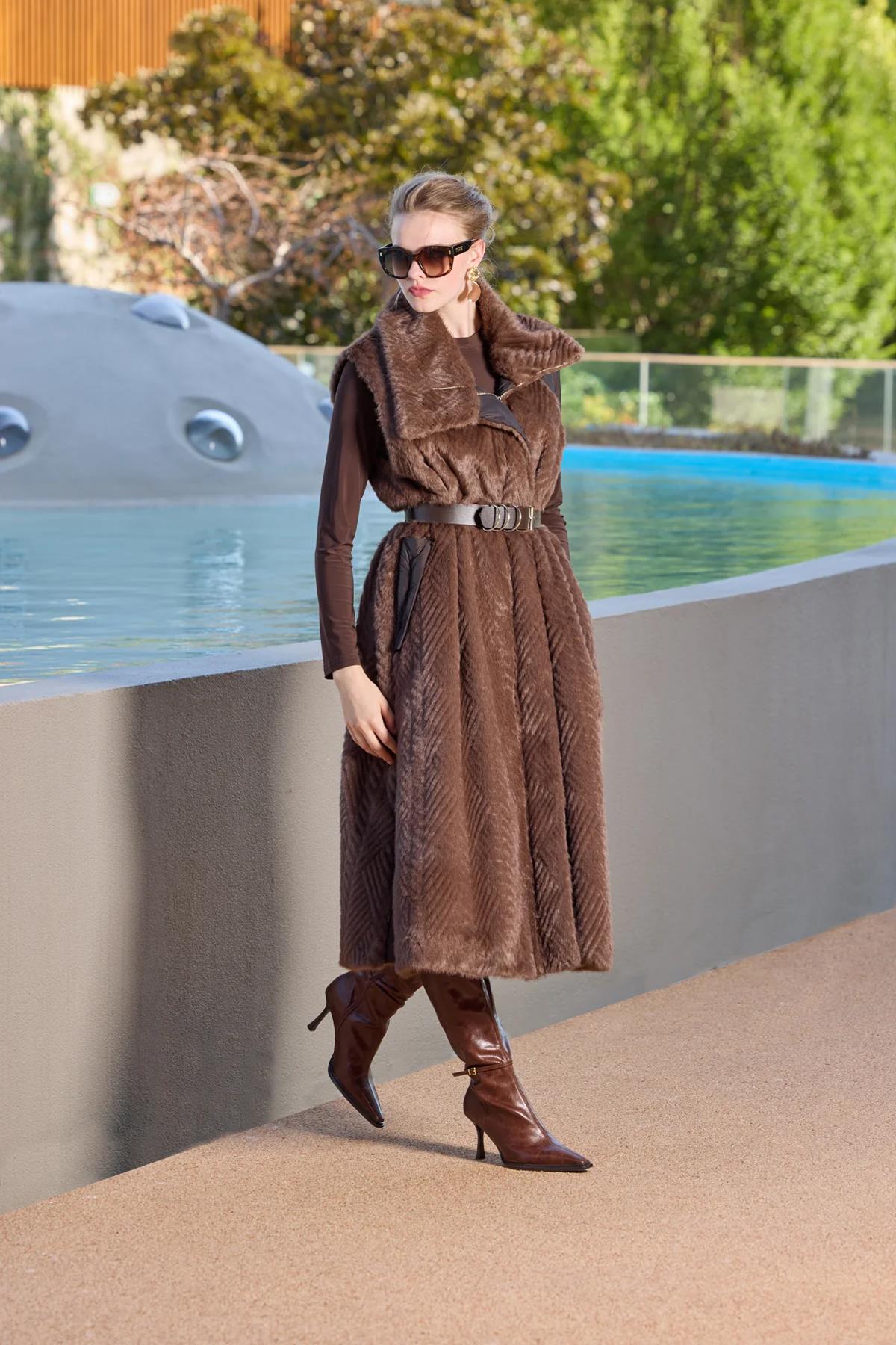 Beli Kemerli Fermuarlı Kürk Uzun Yelek