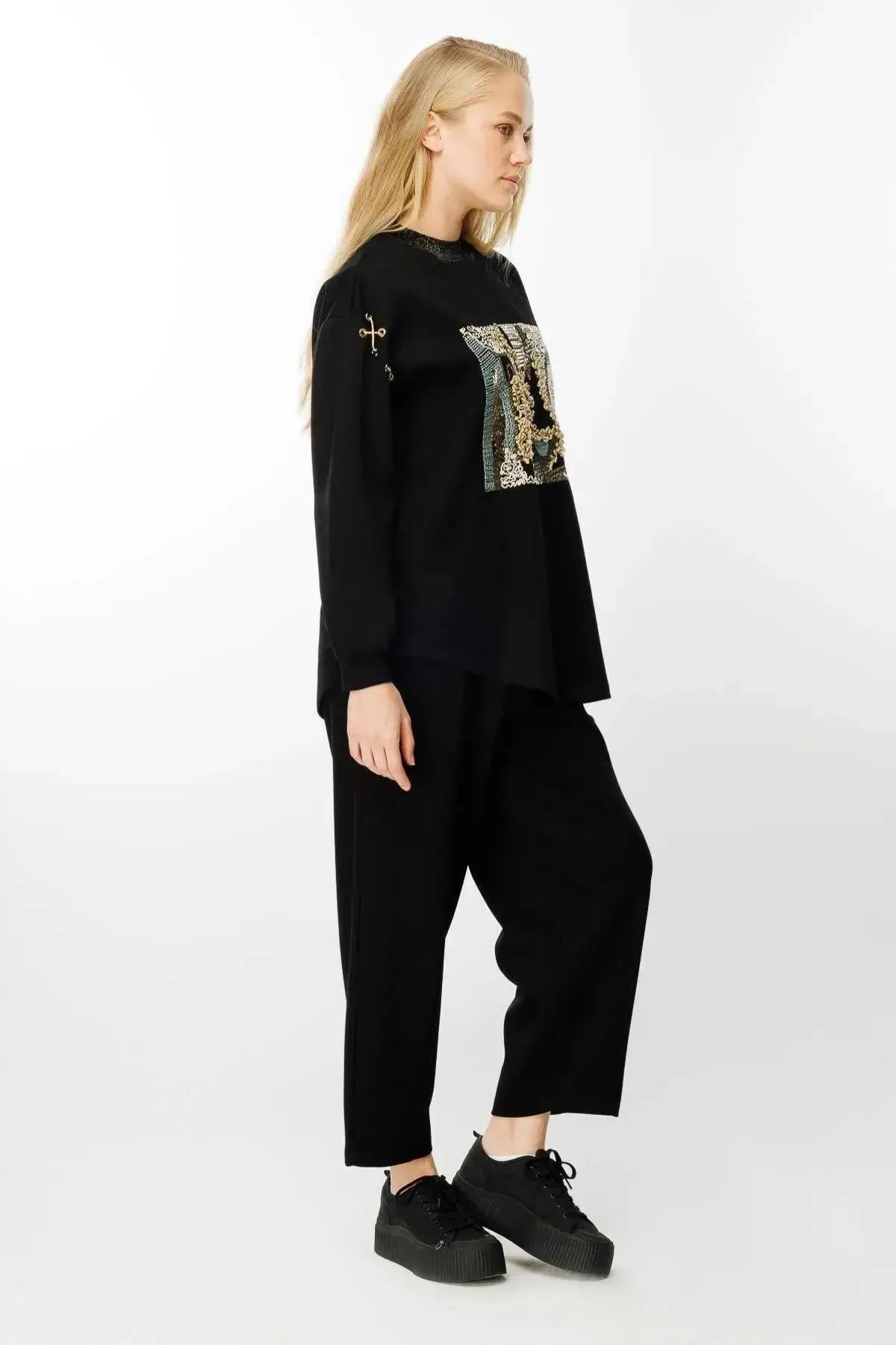 Embroidered Detailed Suit