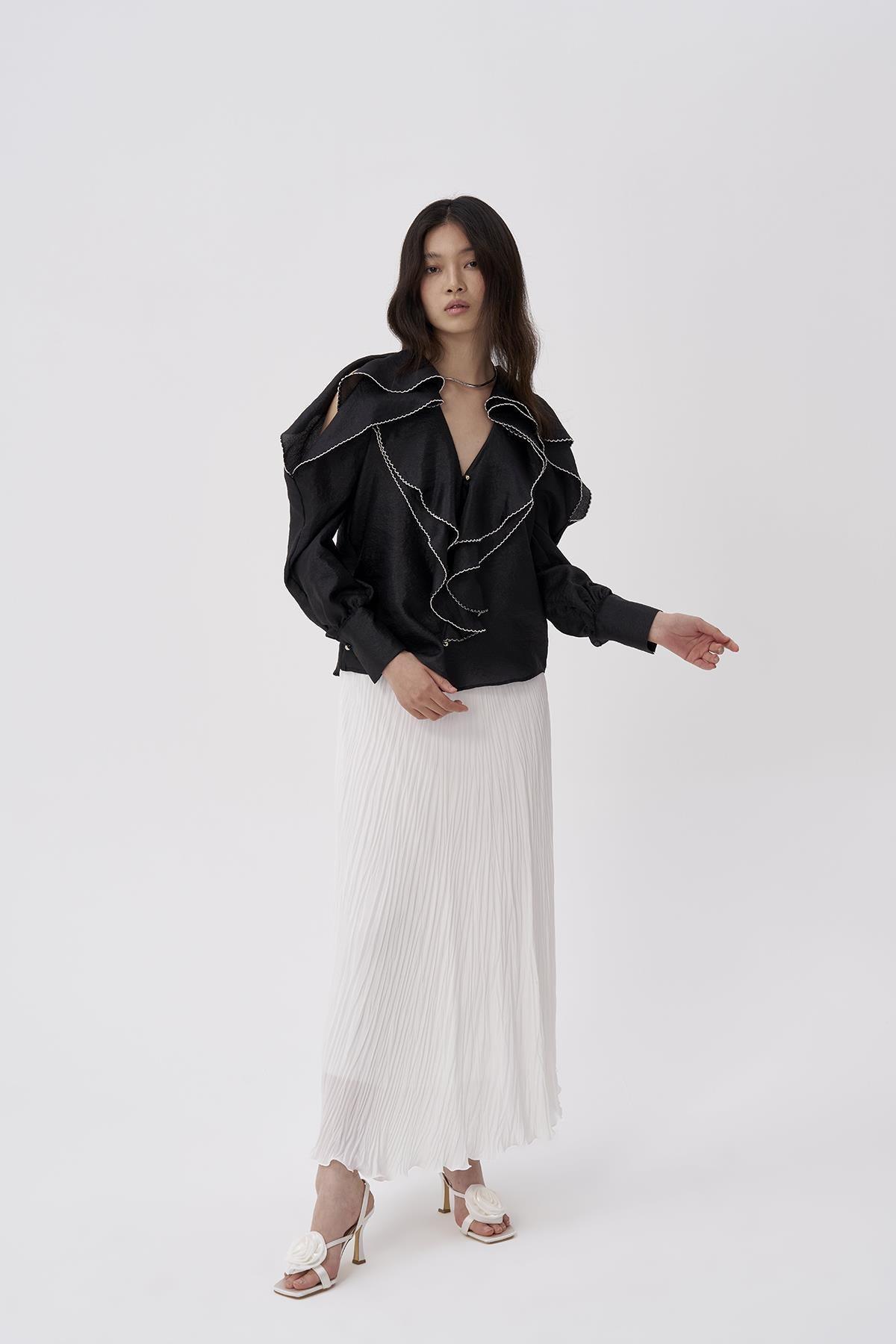 Omuzları Açık Fırfır Detaylı Organze Bluz - Eser Giyim