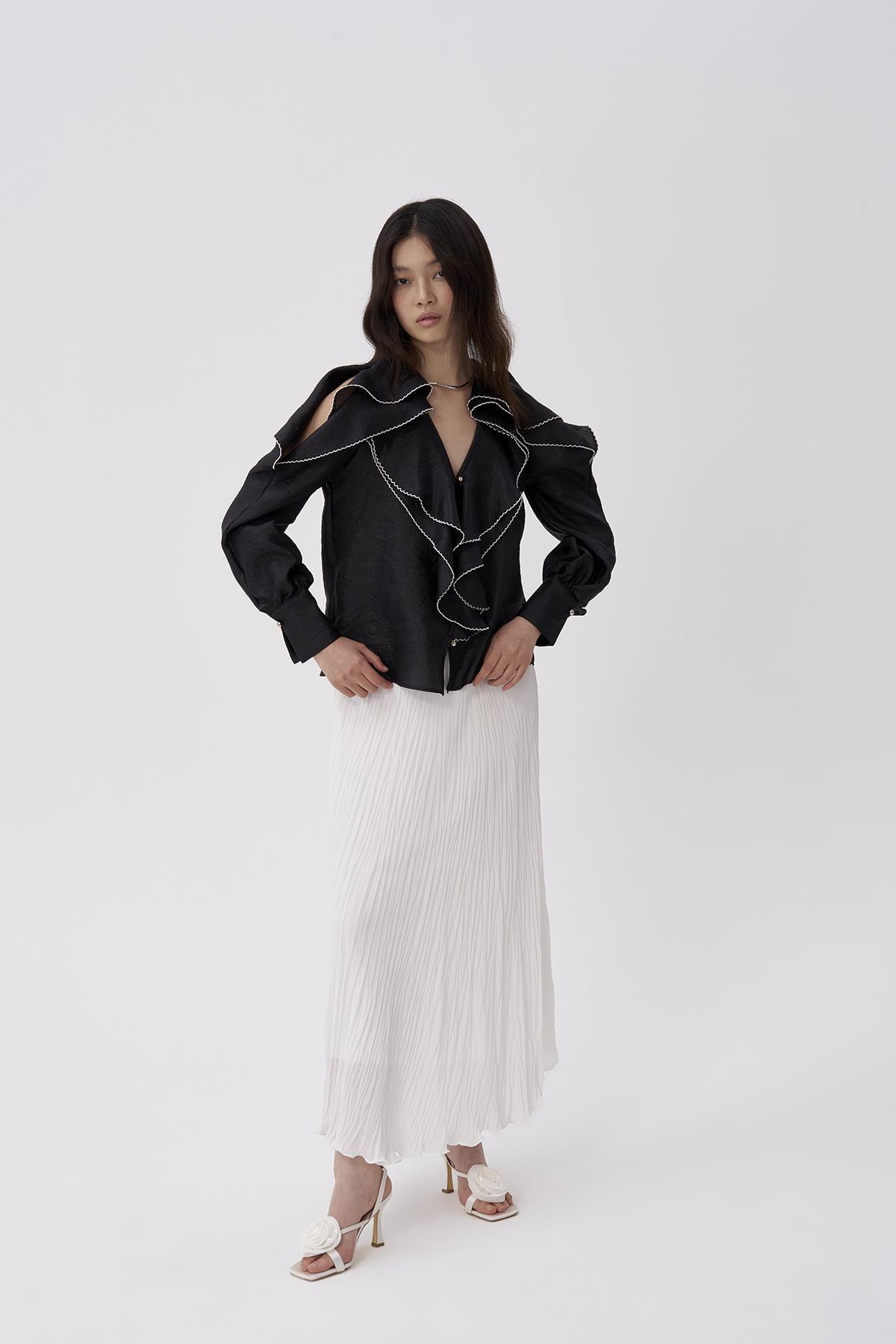 Omuzları Açık Fırfır Detaylı Organze Bluz - Eser Giyim