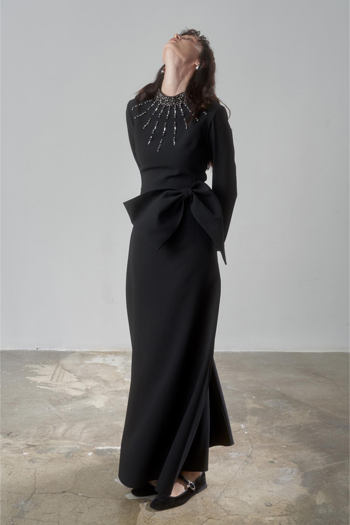 Ön Kurdela Yaka Güneş Taş Kol Taş İşli Elbise - Eser Giyim