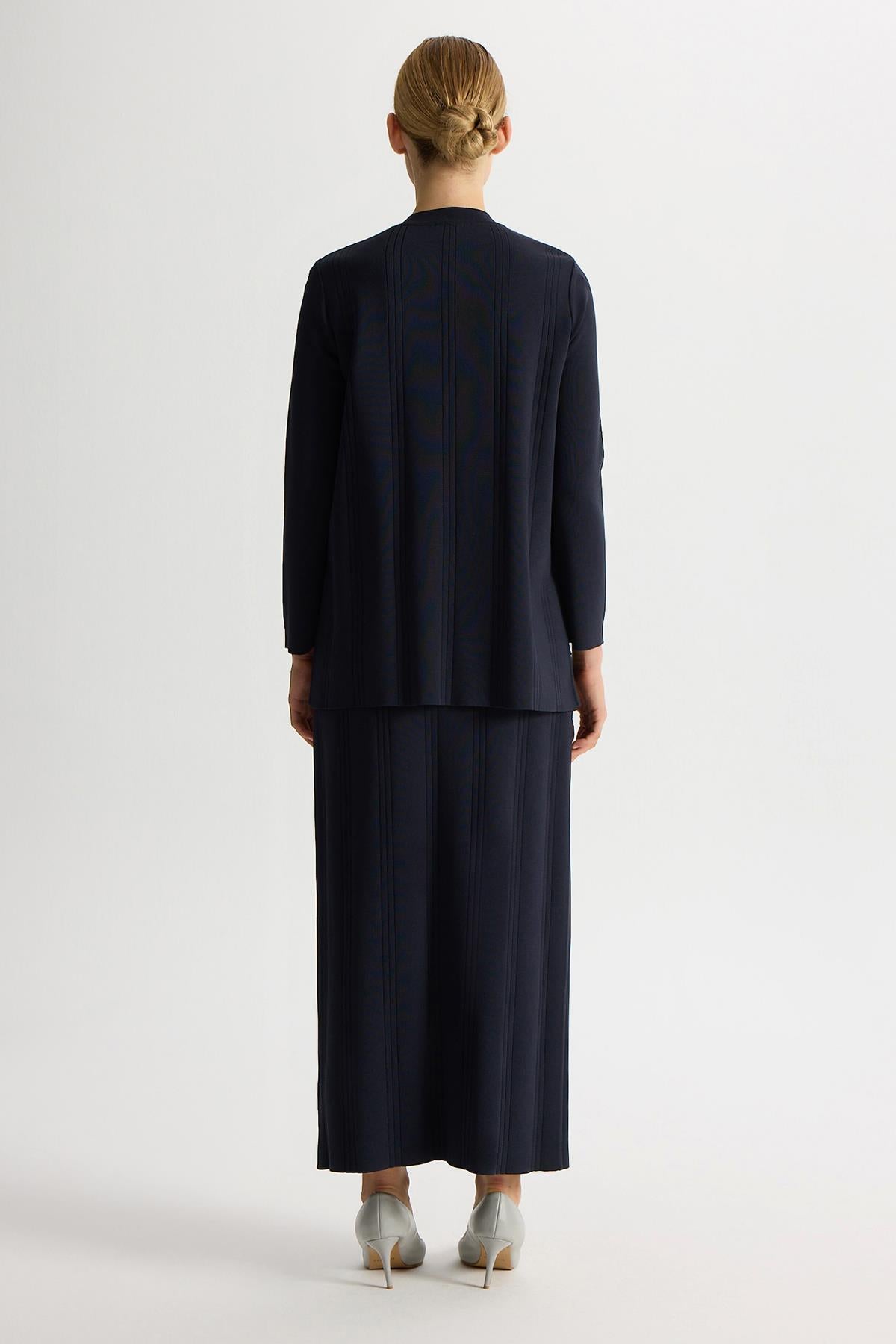 سترة تريكو كلاسيكية بأزرار أمامية