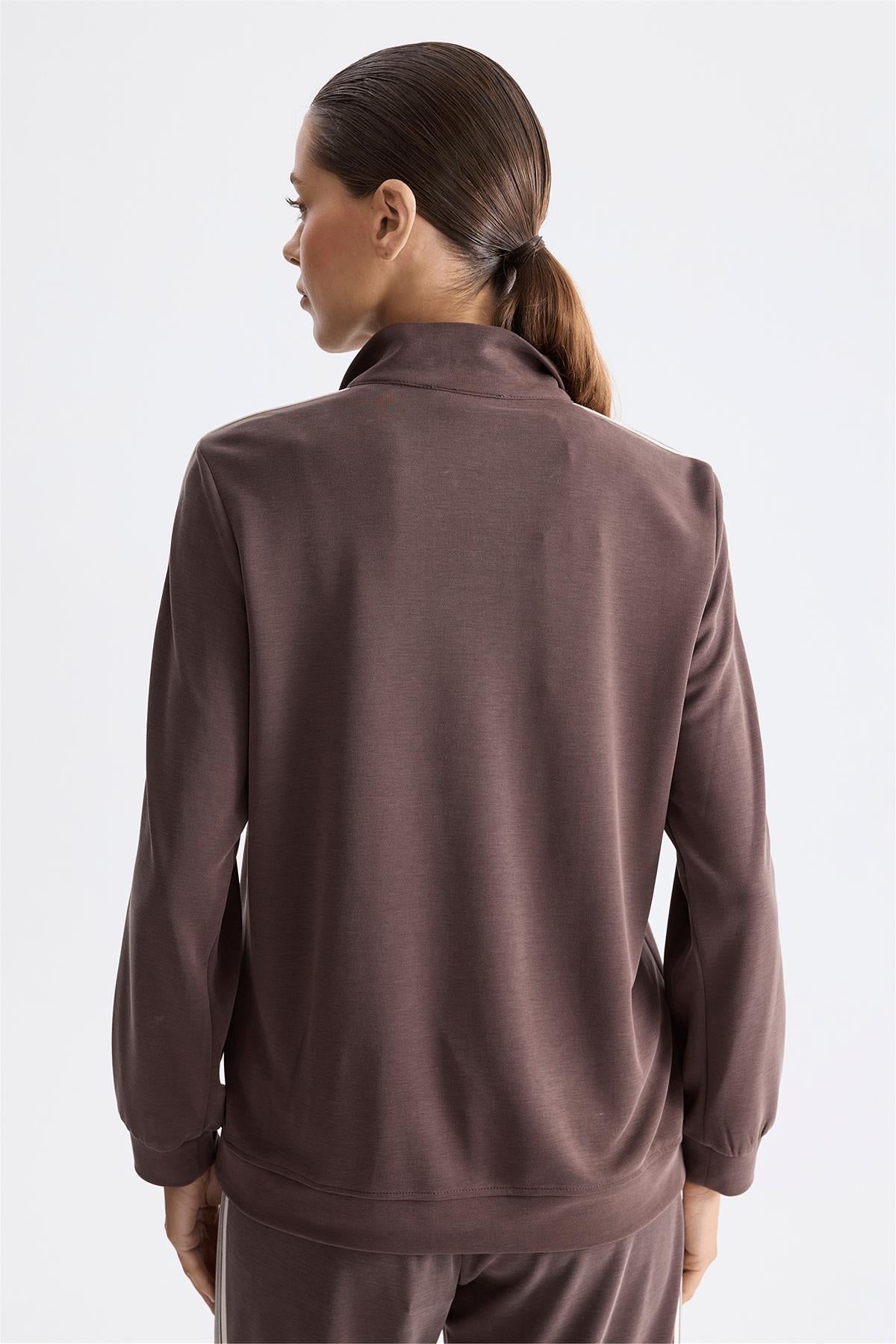 Dik Yaka Yarım Fermuar Detaylı Sweatshirt