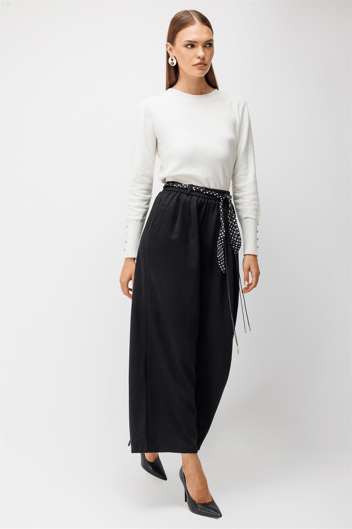 Wide-Leg Trousers with a Waist Scarf