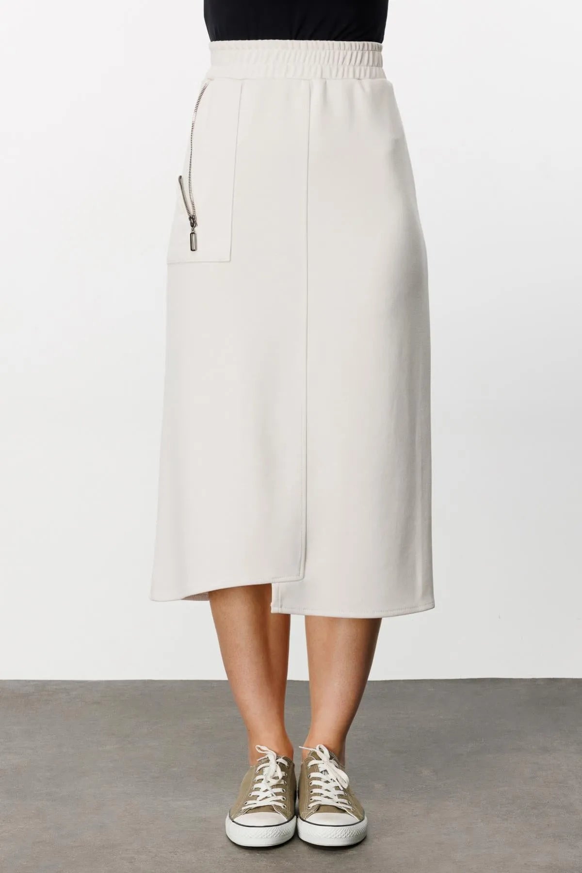 Elastic Waist Ornamental Pocket Zipper Detailed Midi Skirt