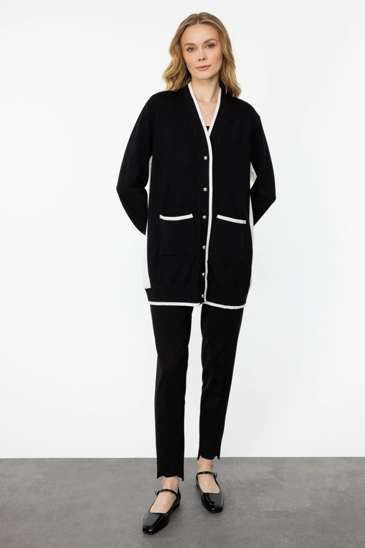Pocket and Gold Button Detailed Ribbed Long Cardigan