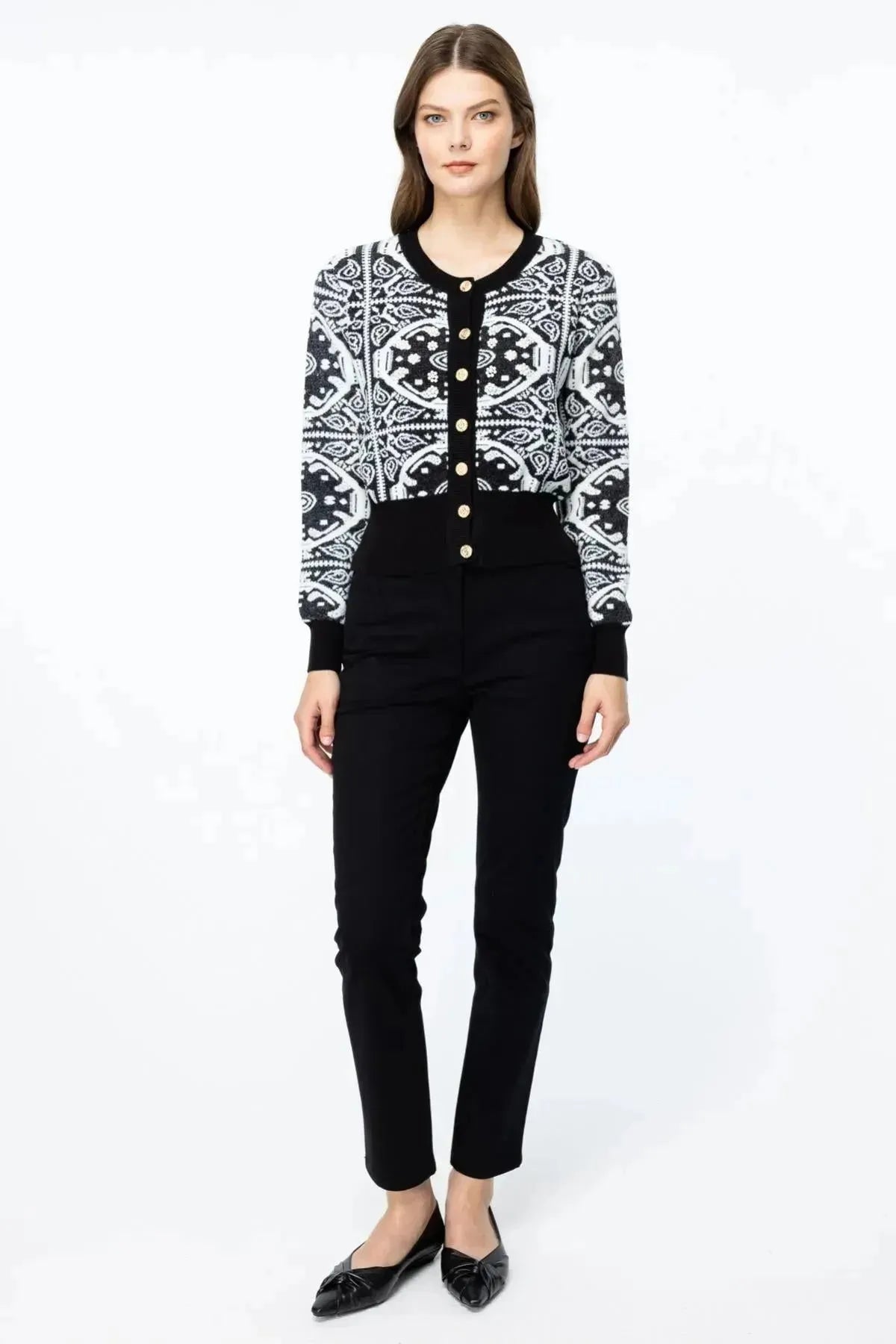 Önü İnci Çiçek İşlemeli Hırka