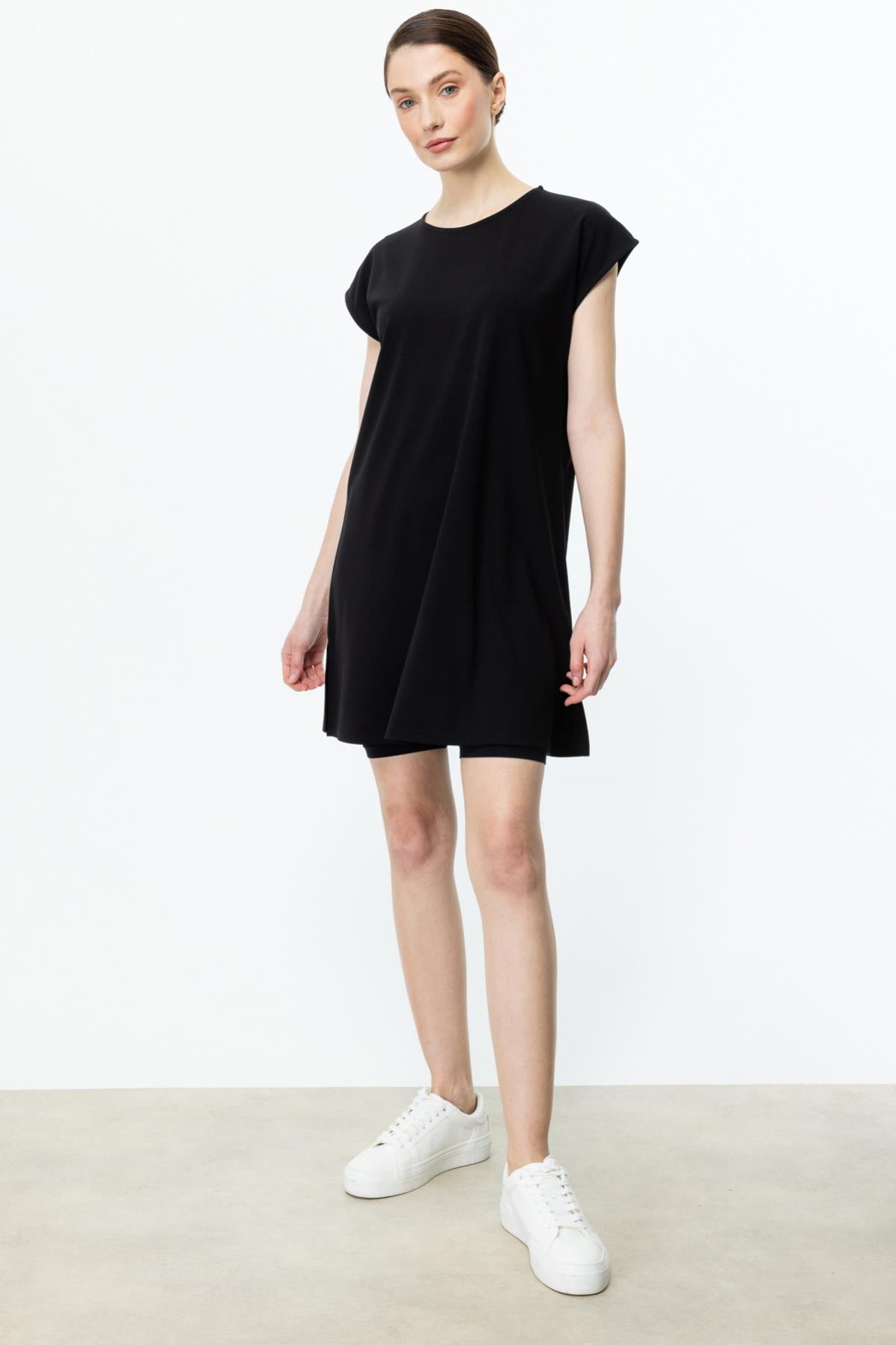 سترة طويلة أساسية بدون ياقة