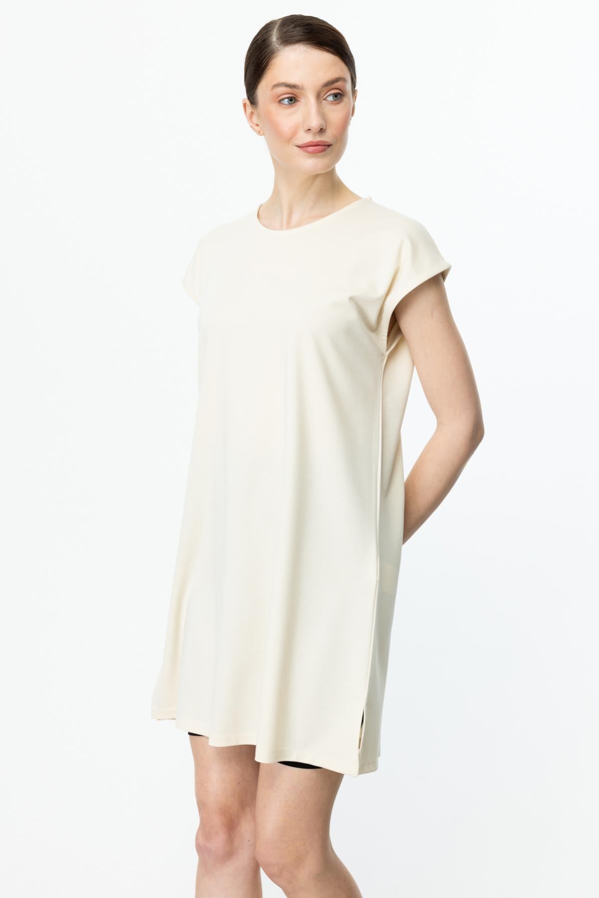 سترة طويلة أساسية بدون ياقة