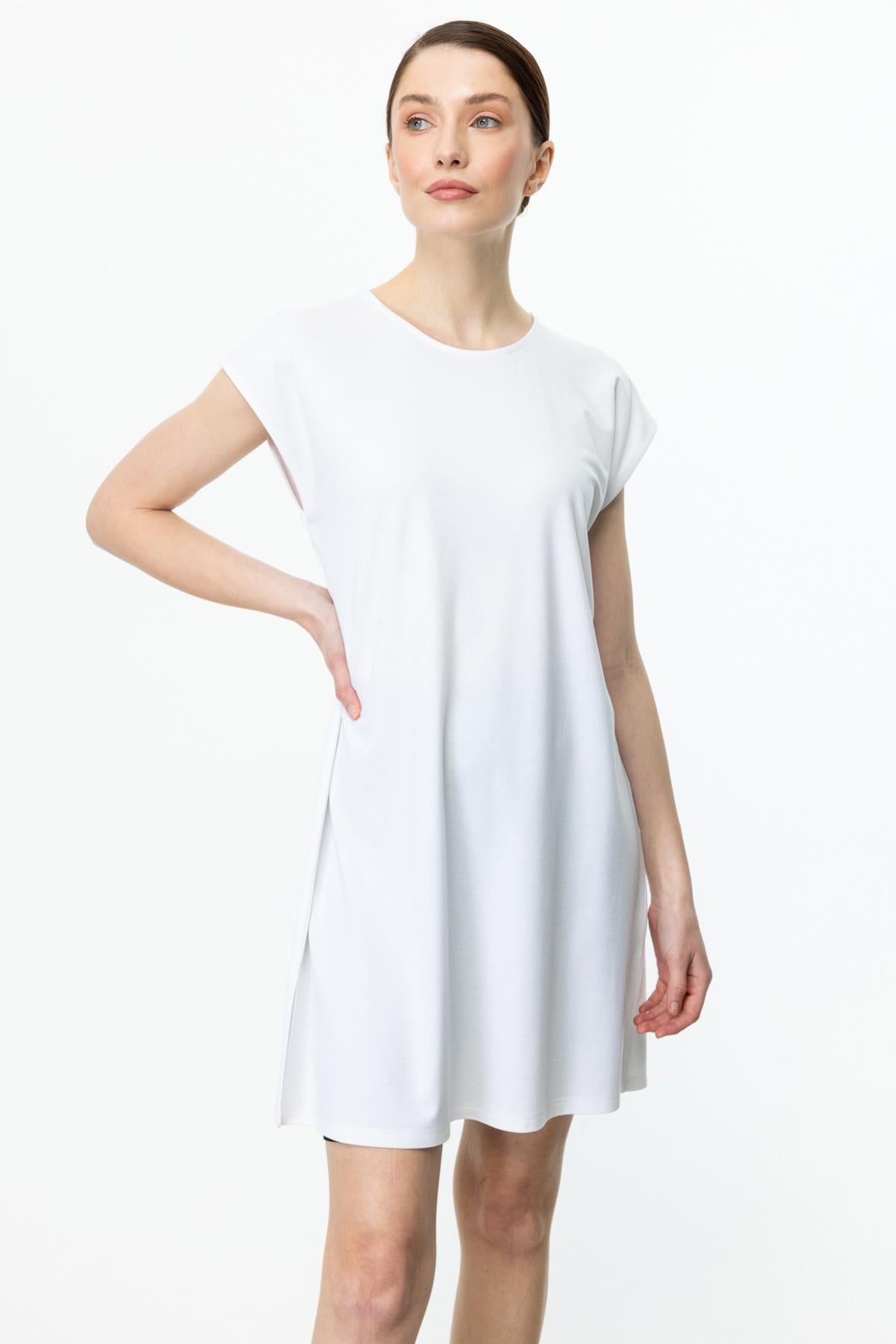 سترة طويلة أساسية بدون ياقة