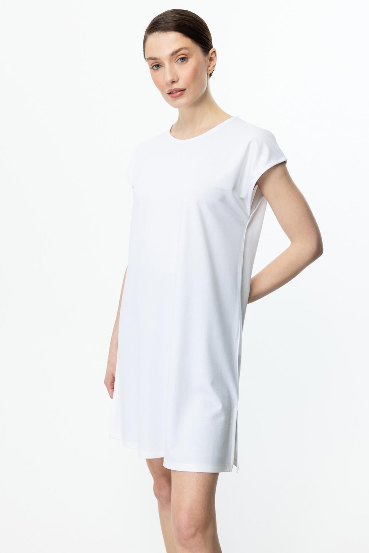 سترة طويلة أساسية بدون ياقة