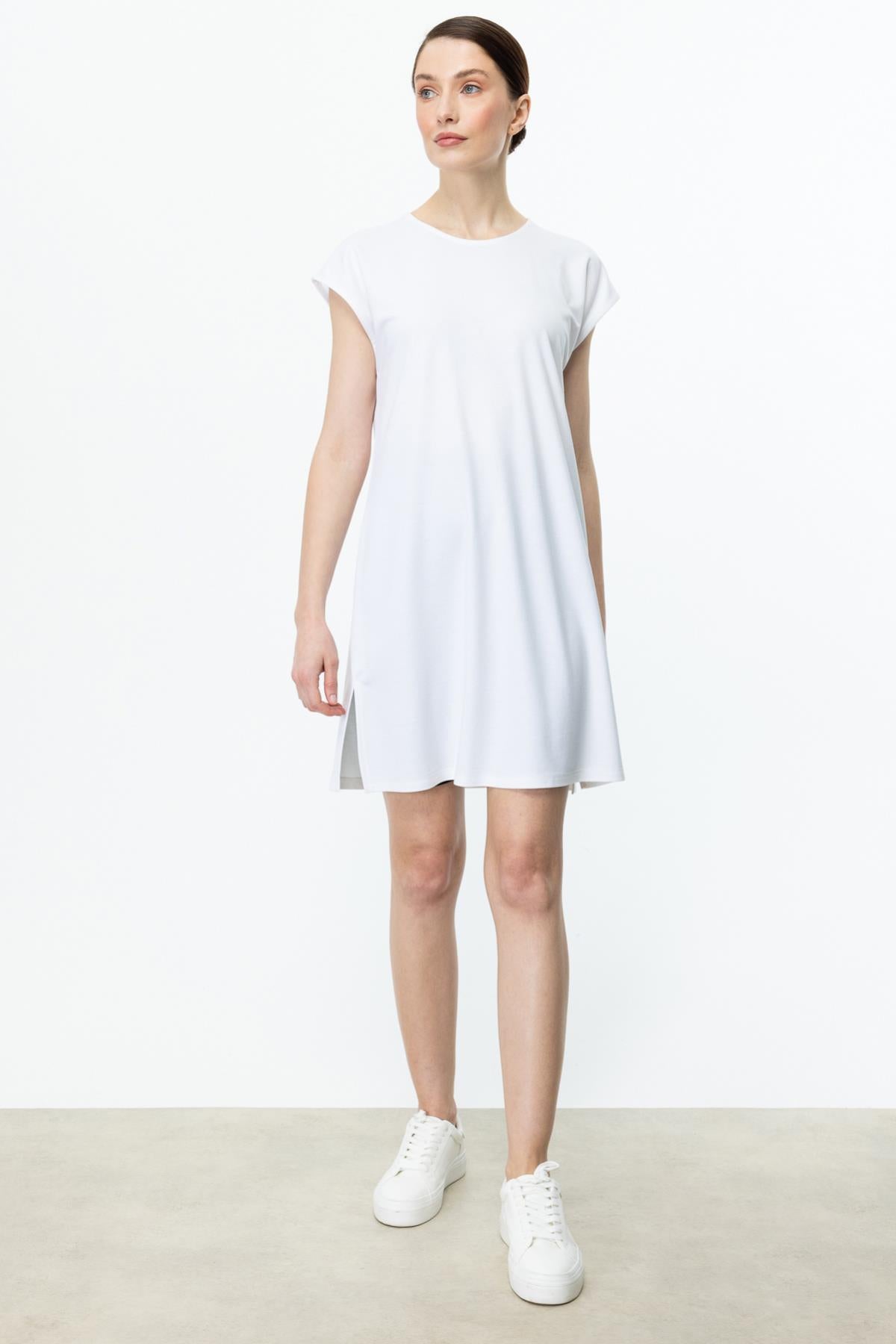 سترة طويلة أساسية بدون ياقة