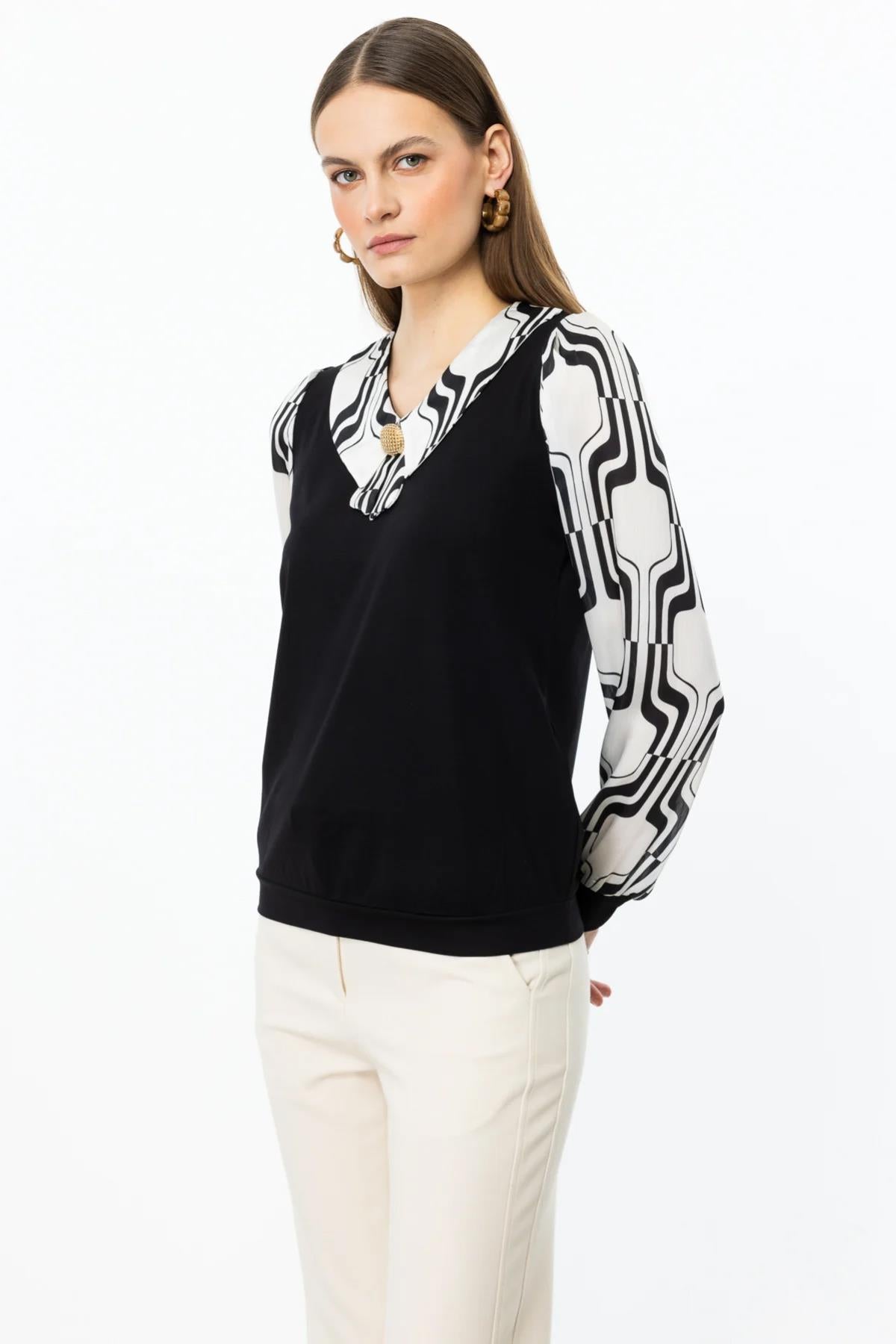 Sweater Look Blouse with Accessory Collar