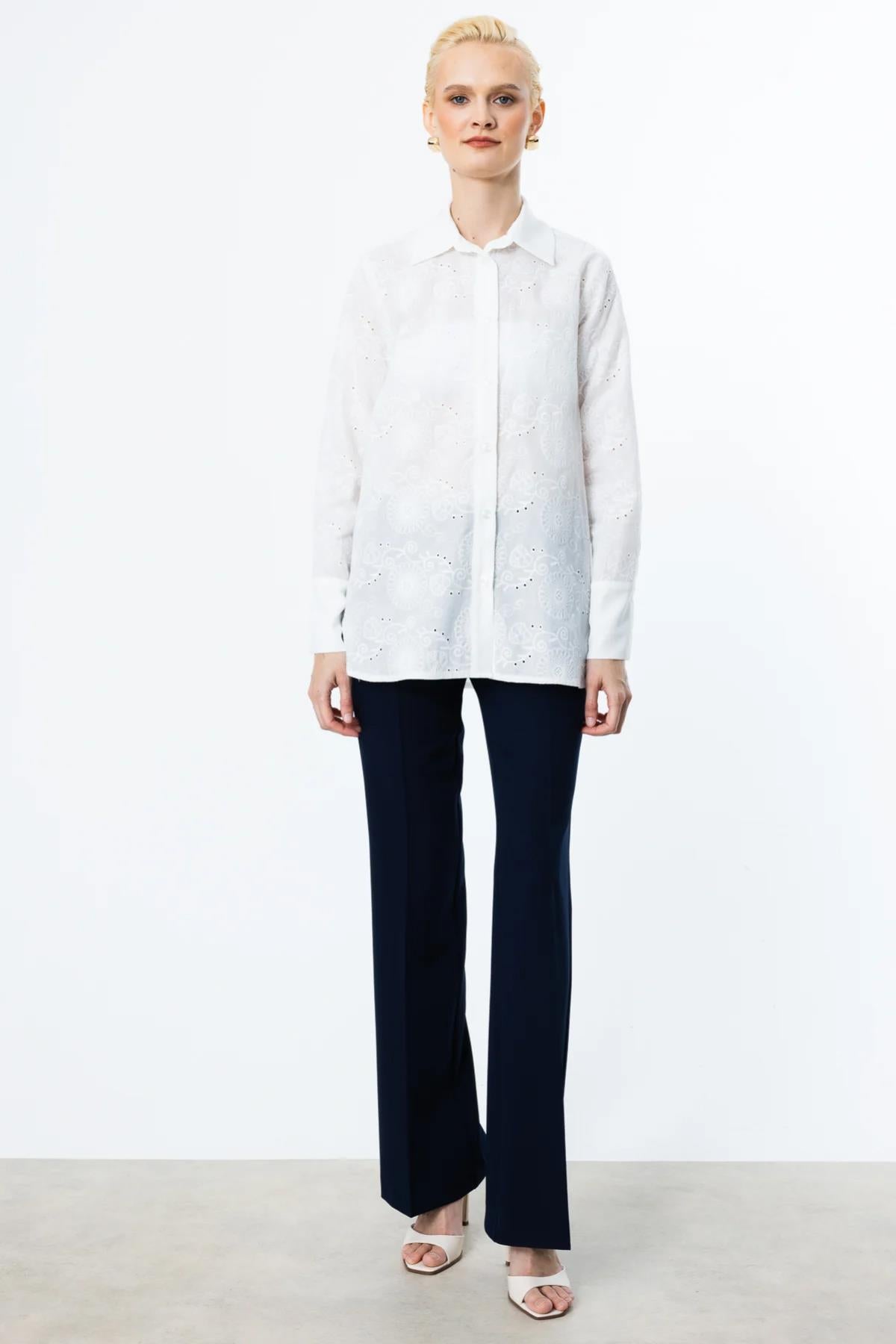 قميص مطرز بالكامل بأكمام طويلة