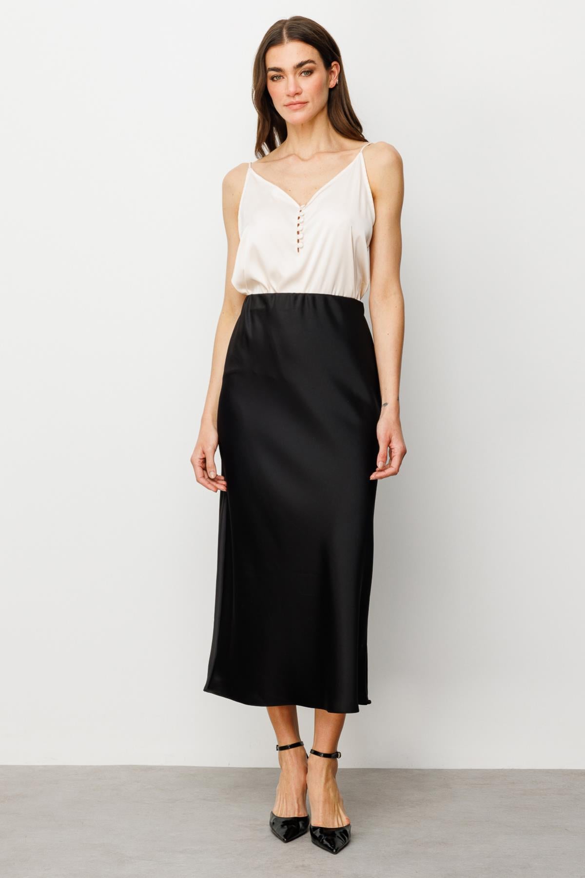 تنورة ساتان بخصر مطاطي