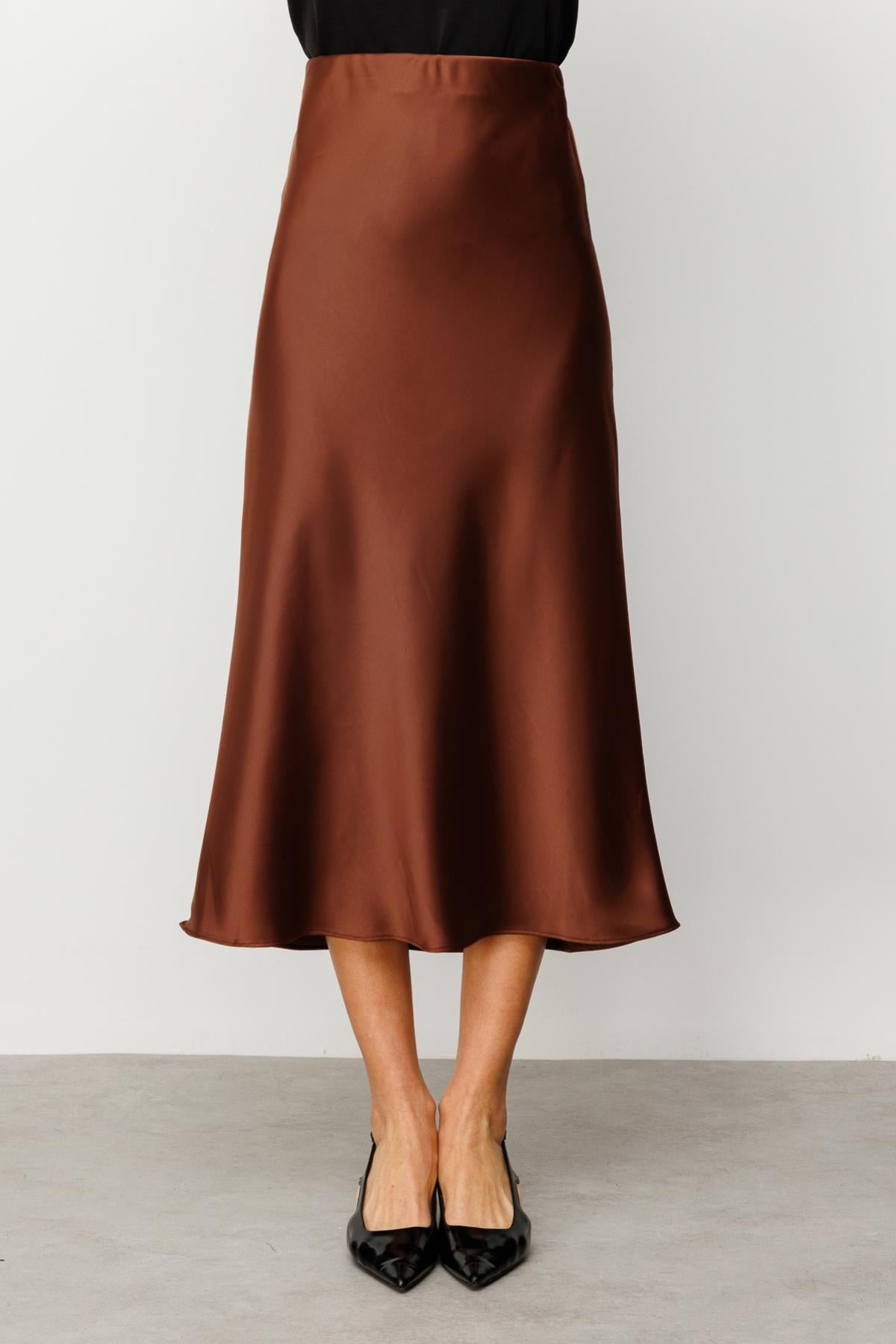 تنورة ساتان بخصر مطاطي