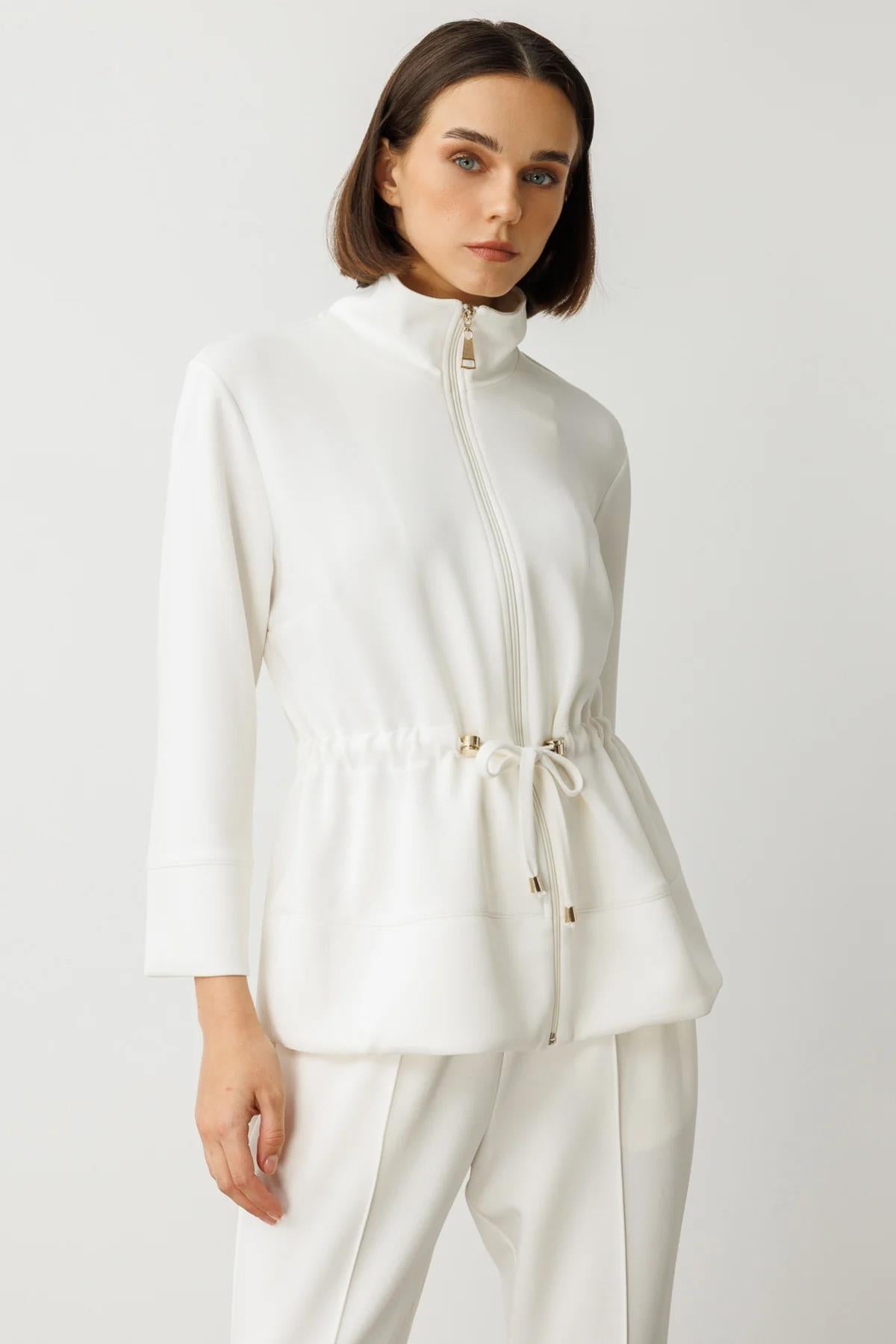 Beli Bağcıklı Dik Yaka Ceket