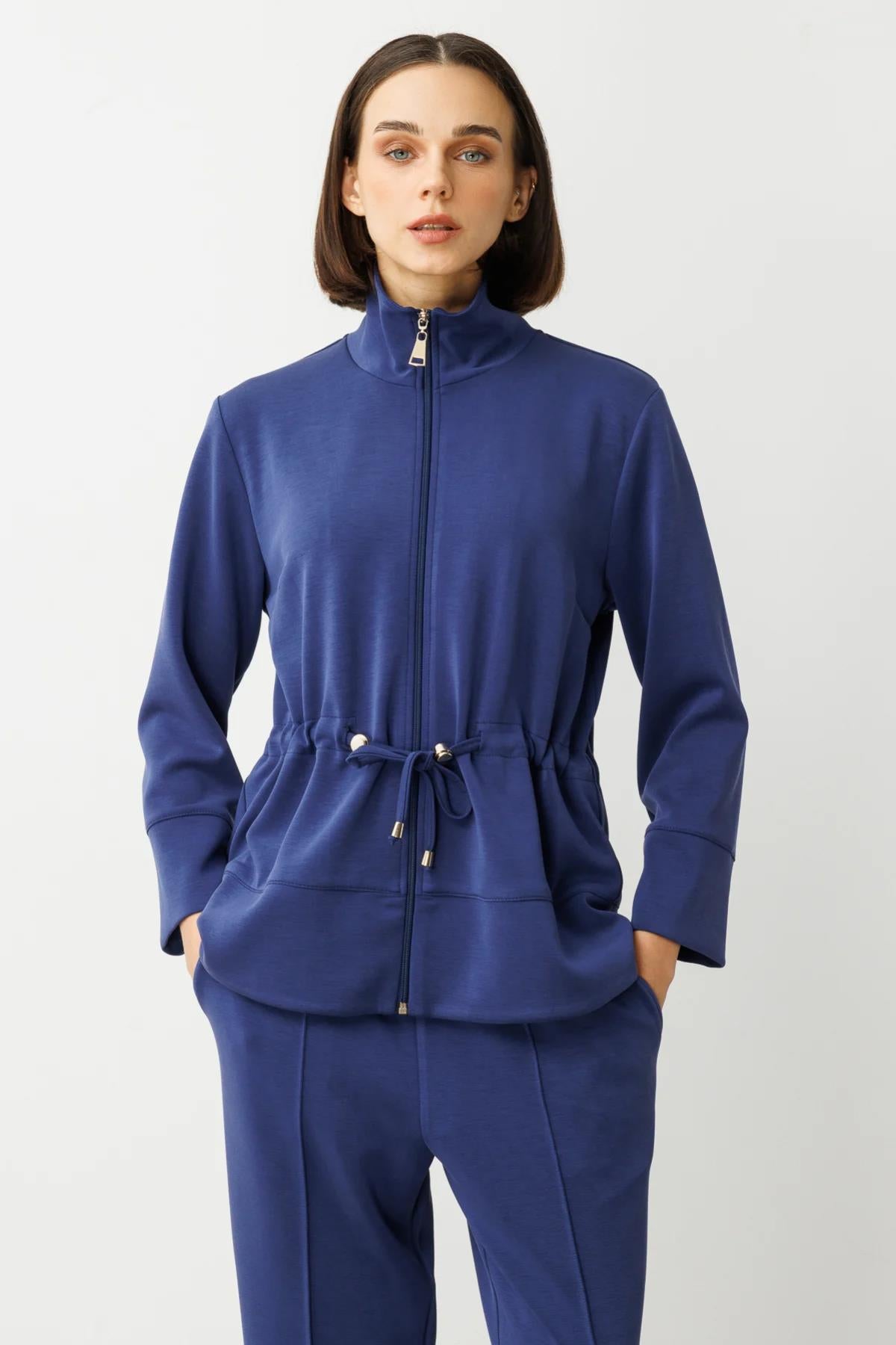 Beli Bağcıklı Dik Yaka Ceket