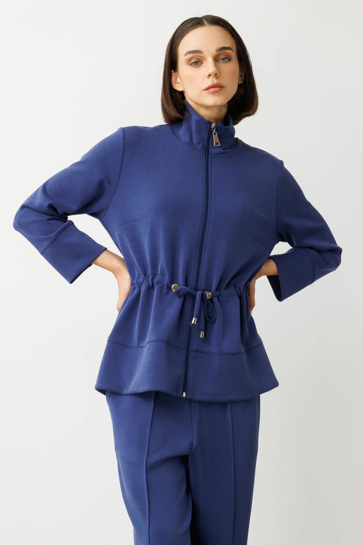 Beli Bağcıklı Dik Yaka Ceket