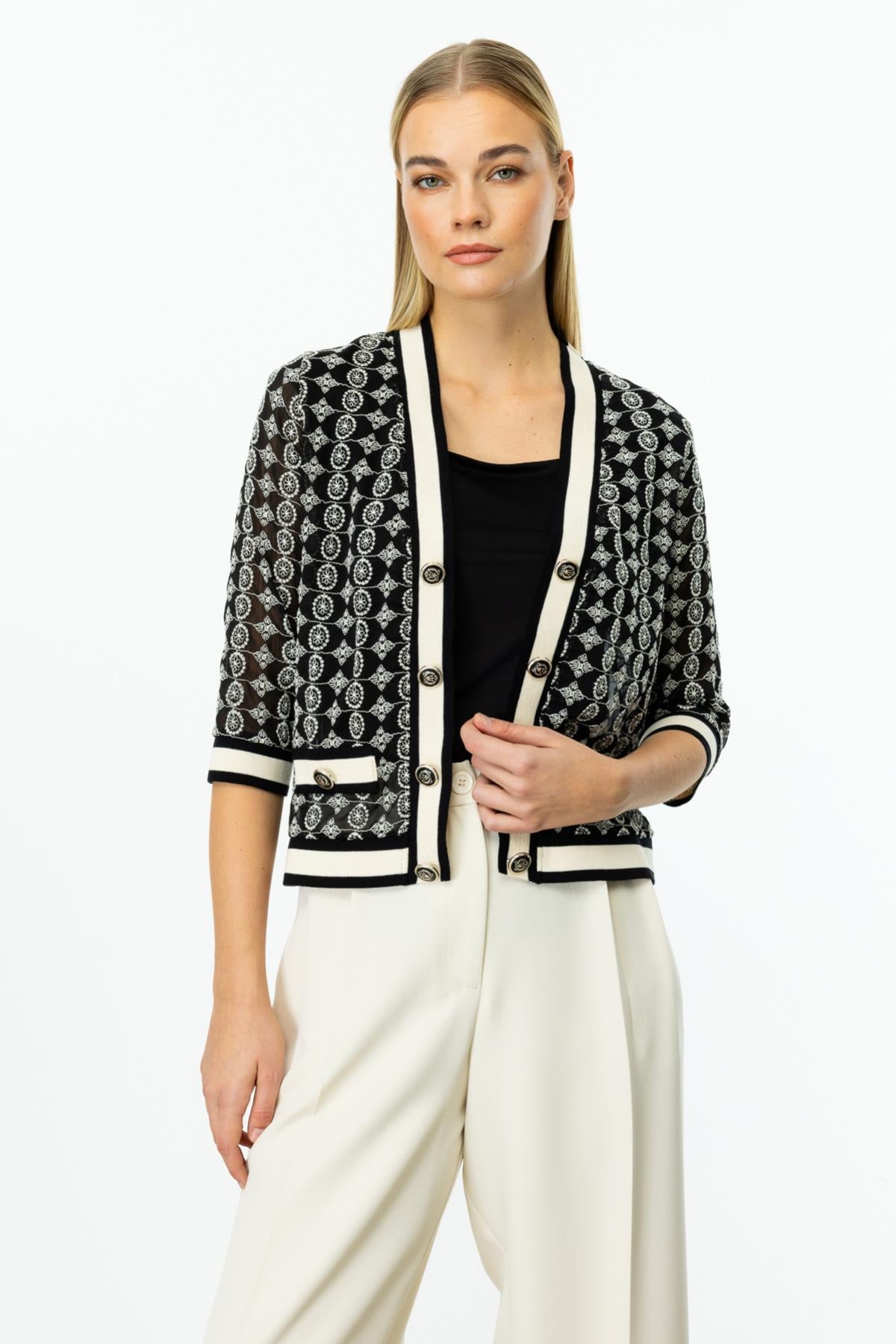 Ribbed Patterned Short Cardigan