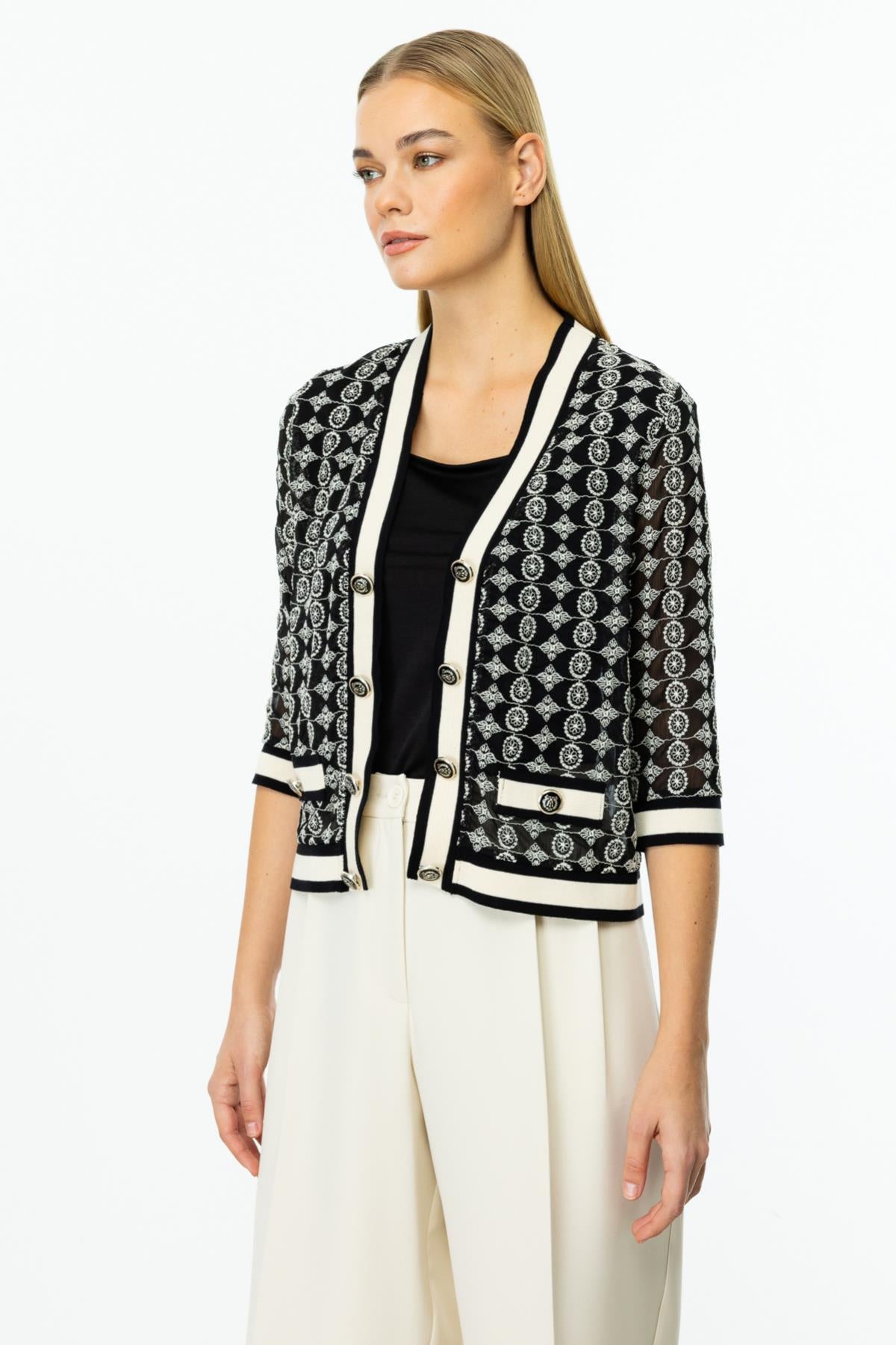 Ribbed Patterned Short Cardigan