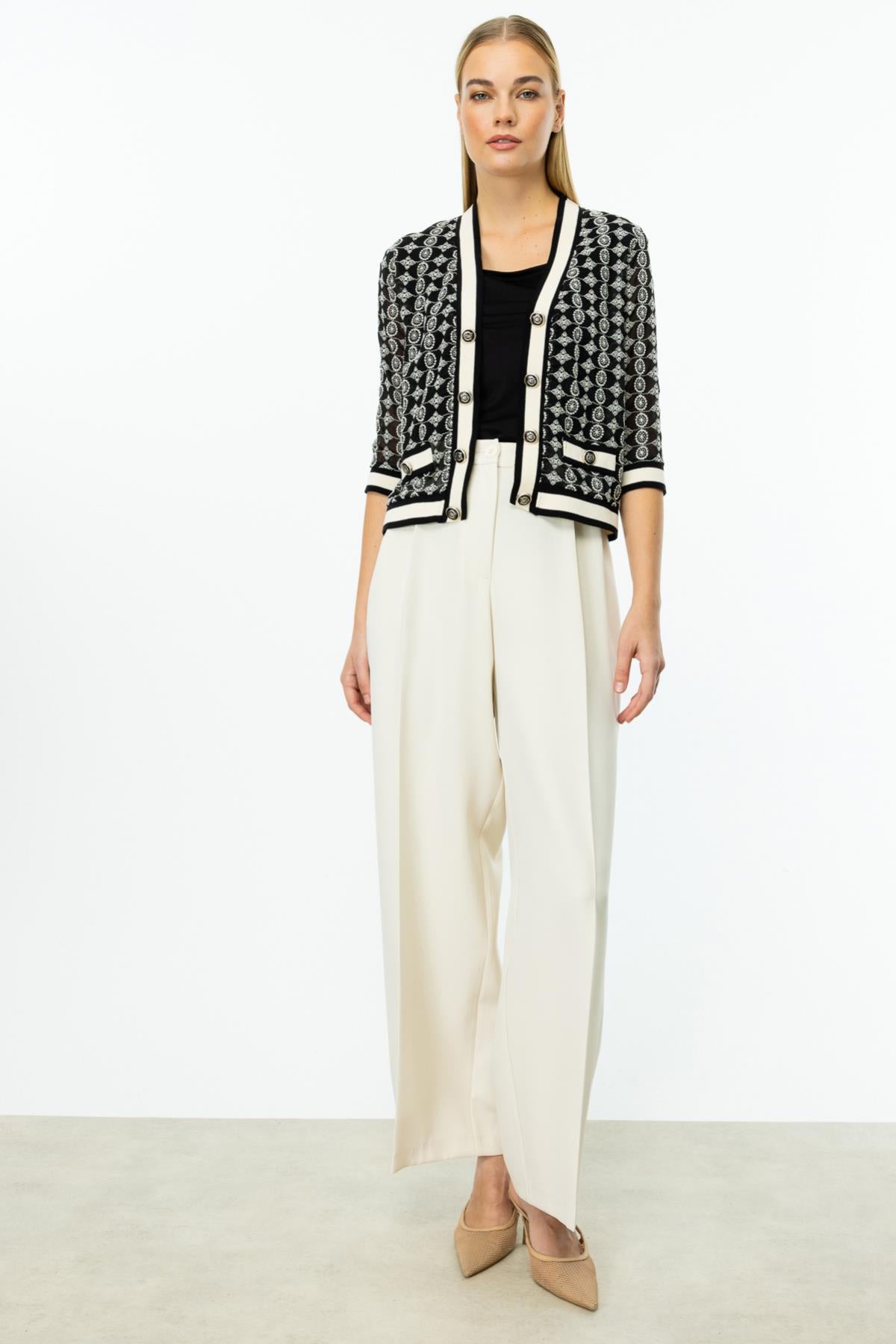 Ribbed Patterned Short Cardigan