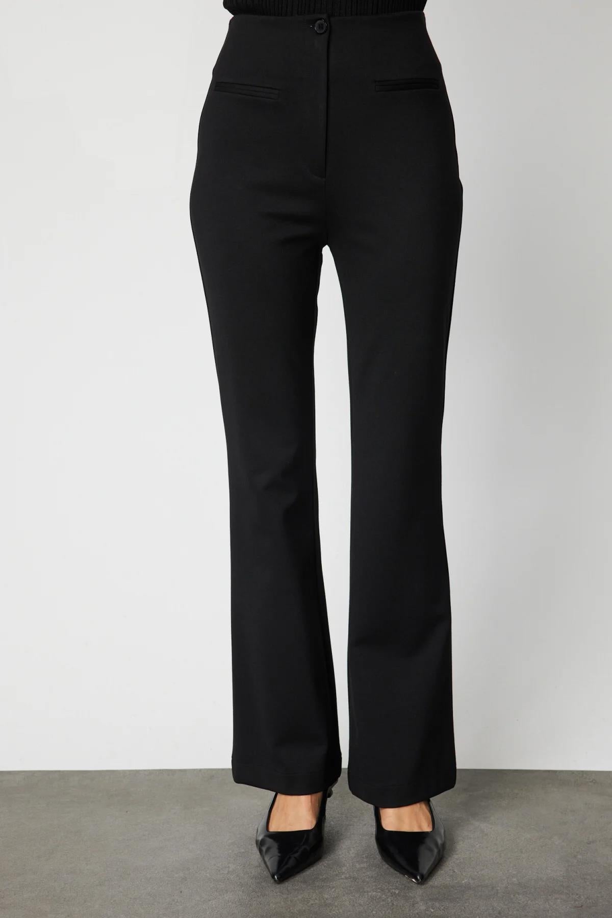 Yüksel Bel Cep Detaylı Pantolon