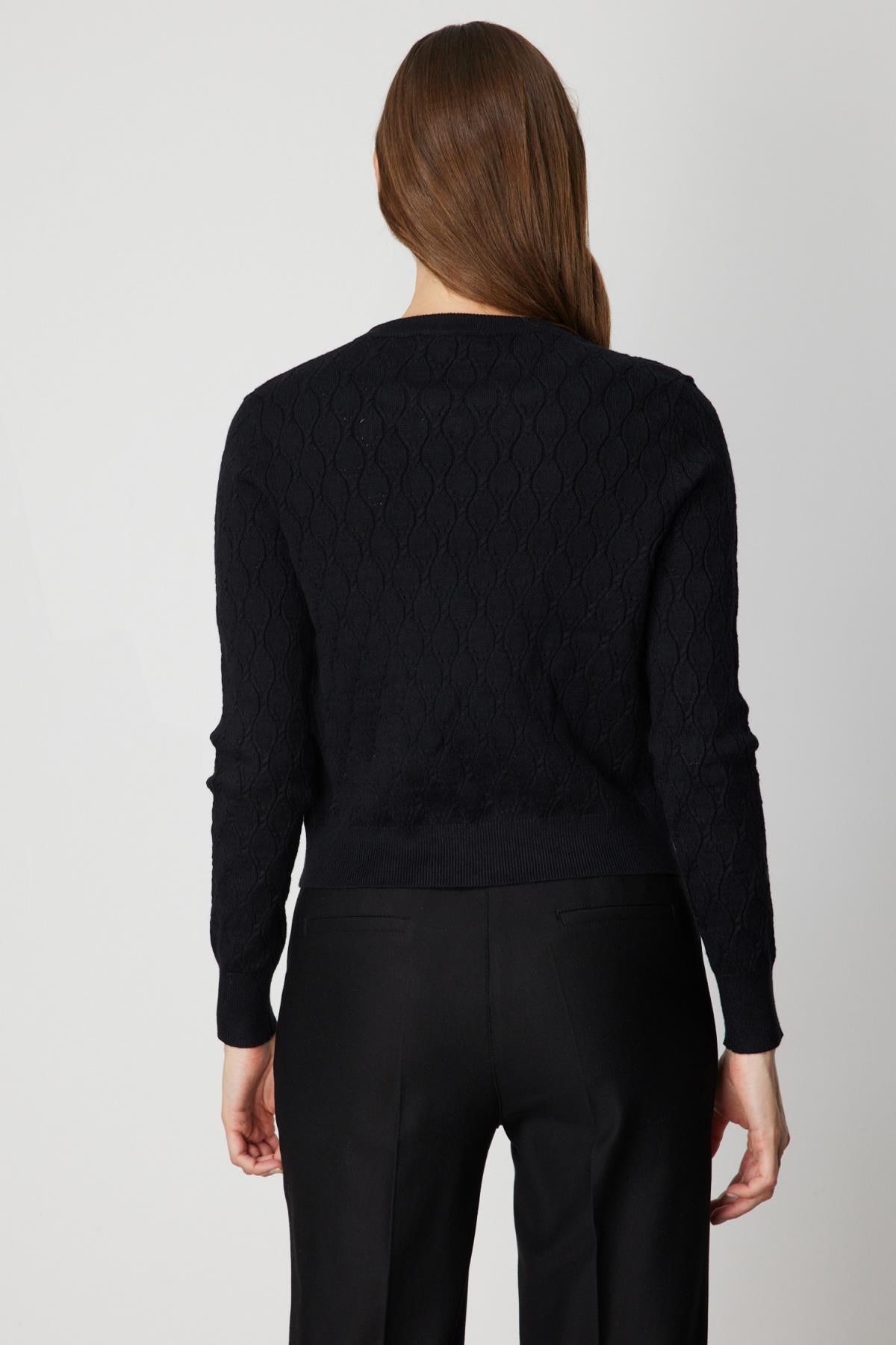 Süs Düğmeli Desenli Triko Kazak