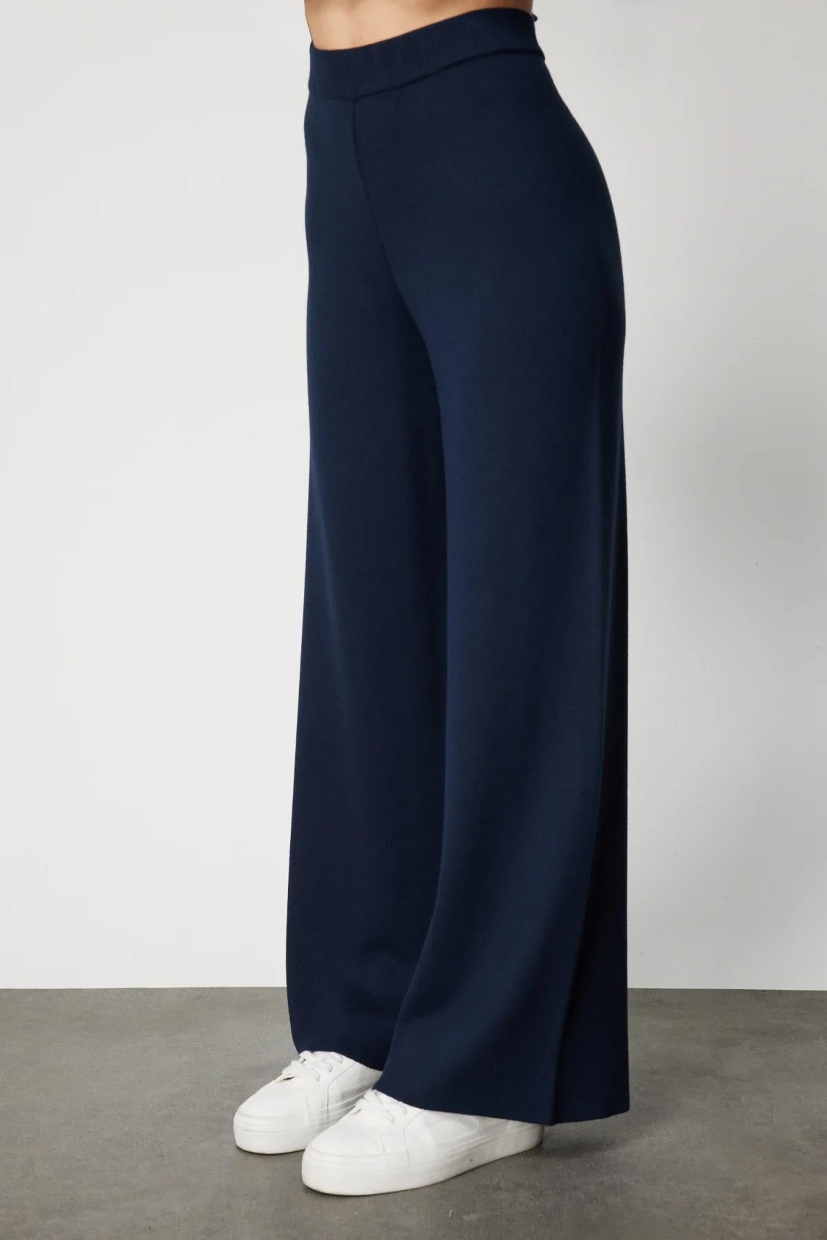 Beli Lastikli Bol Paça Triko Pantolon