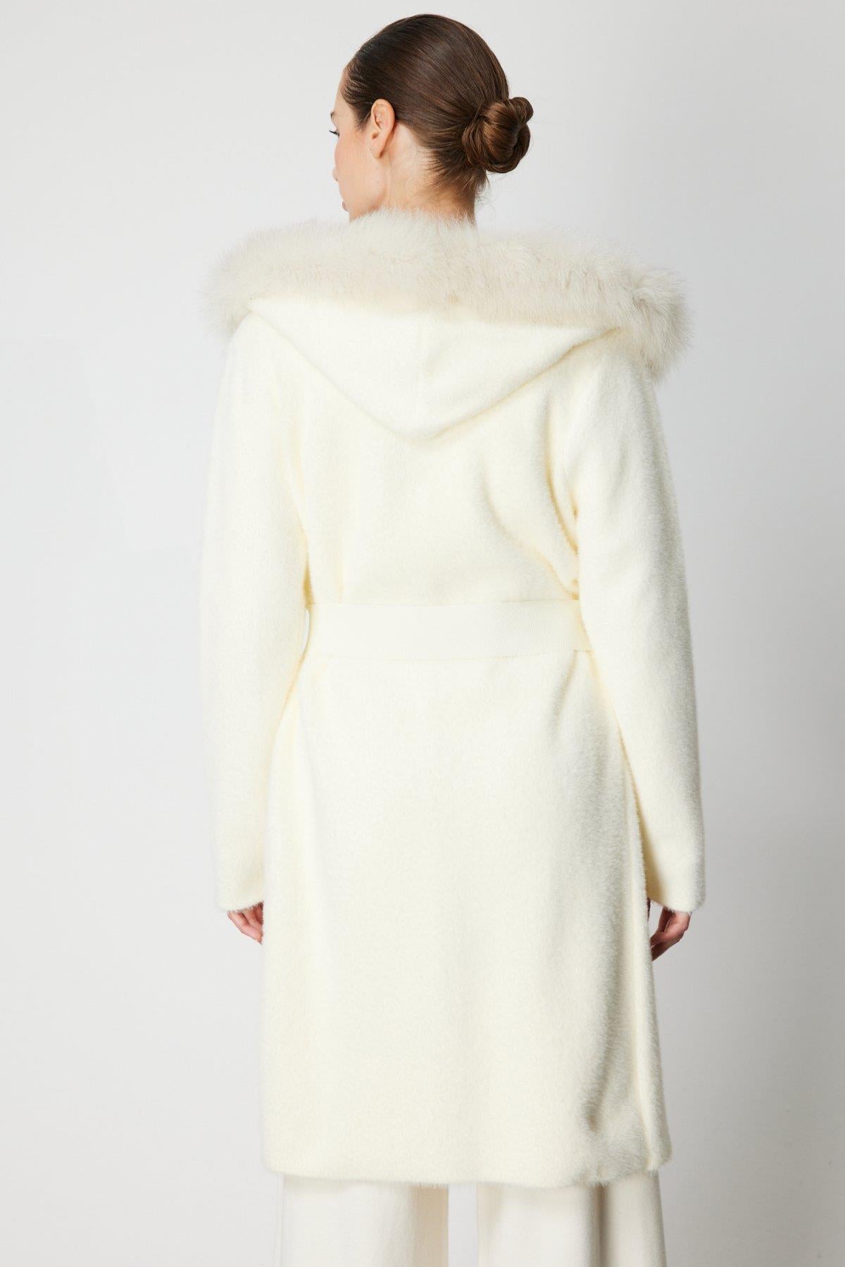 Yakası Kürklü Peluş Hırka