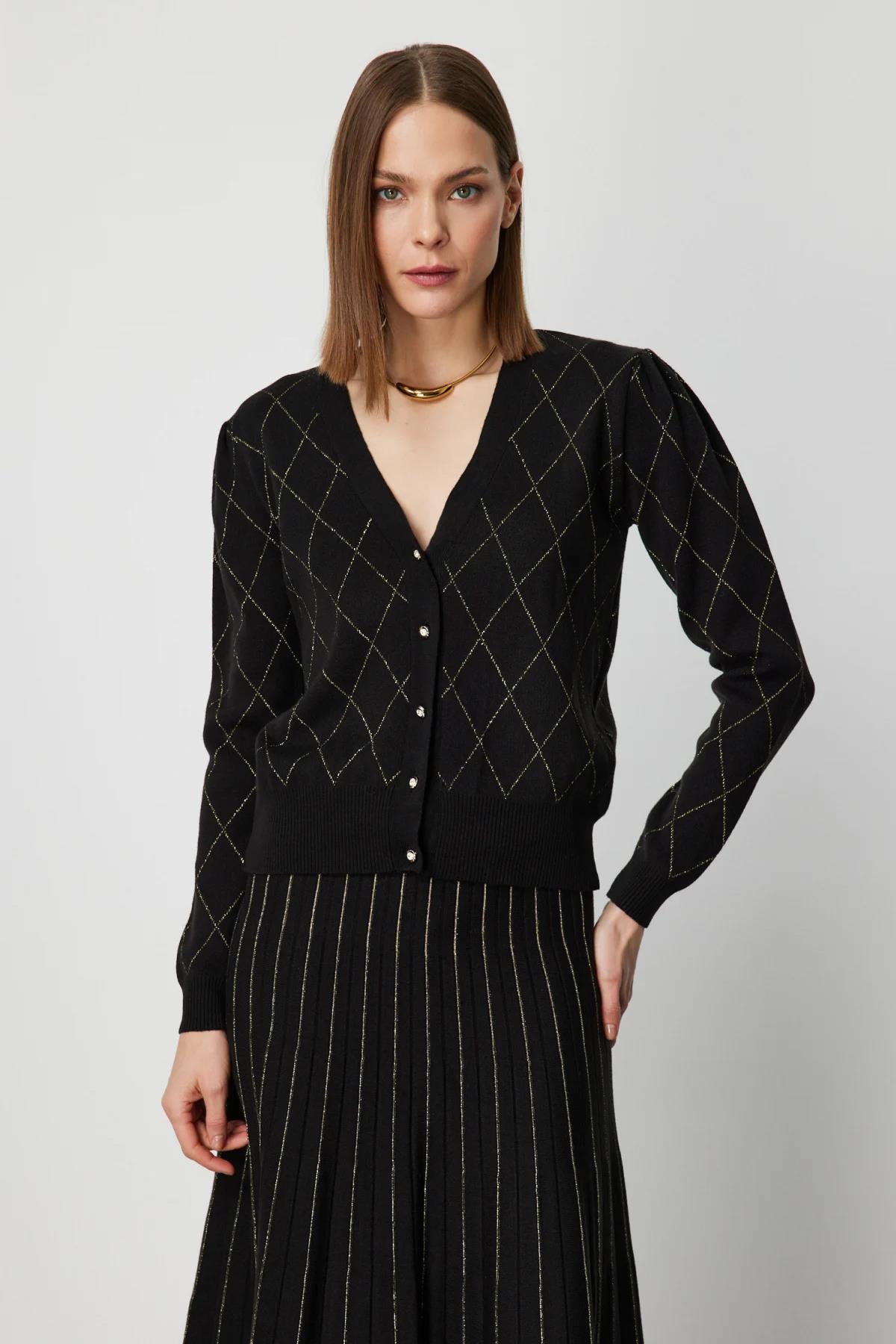 Baklava Desenli V Yaka Hırka