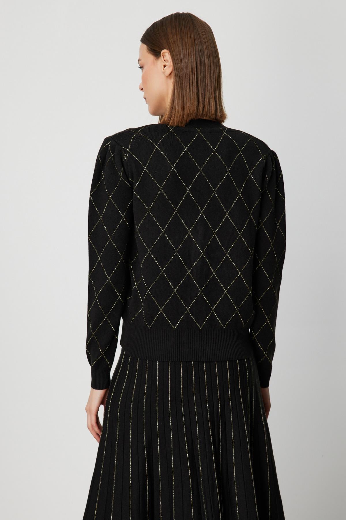 Baklava Desenli V Yaka Hırka