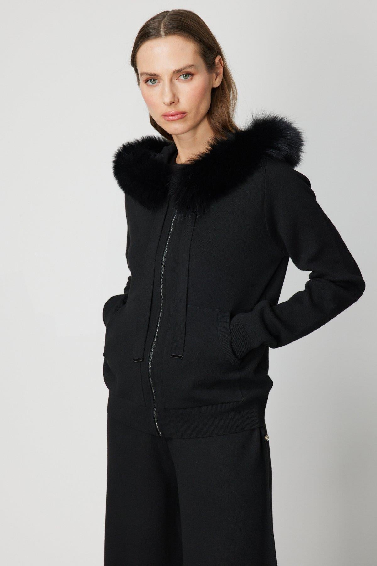 Yakası Kürklü Fermuarlı Triko Hırka