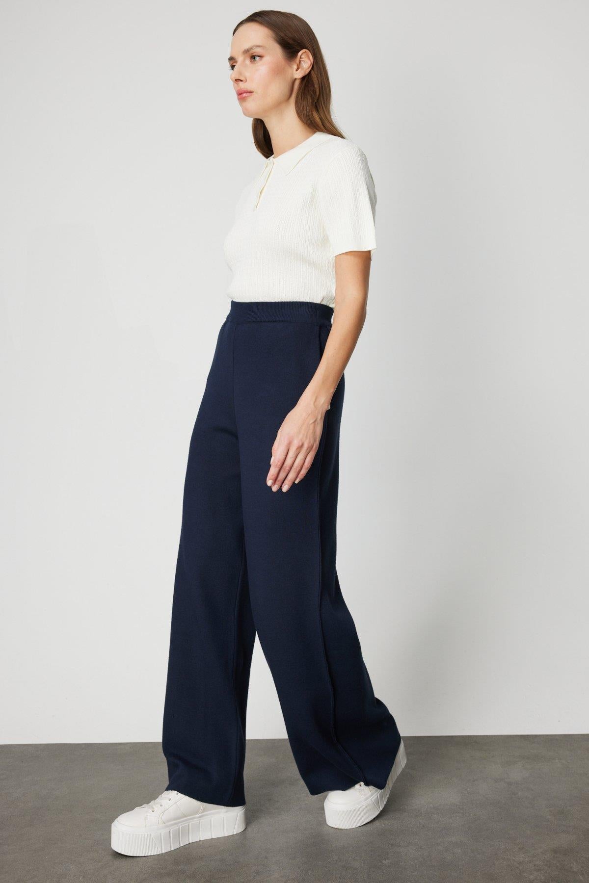 Cebi Taş Detaylı Bol Paça Triko Pantolon