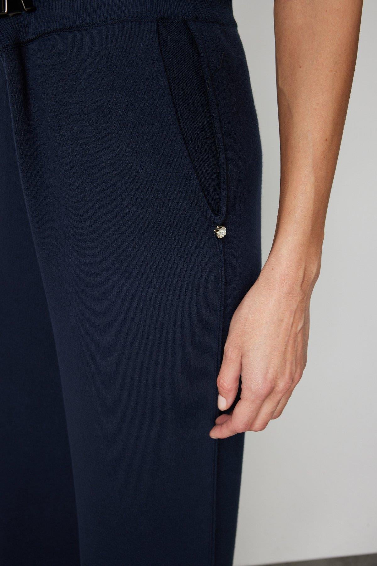 Cebi Taş Detaylı Bol Paça Triko Pantolon