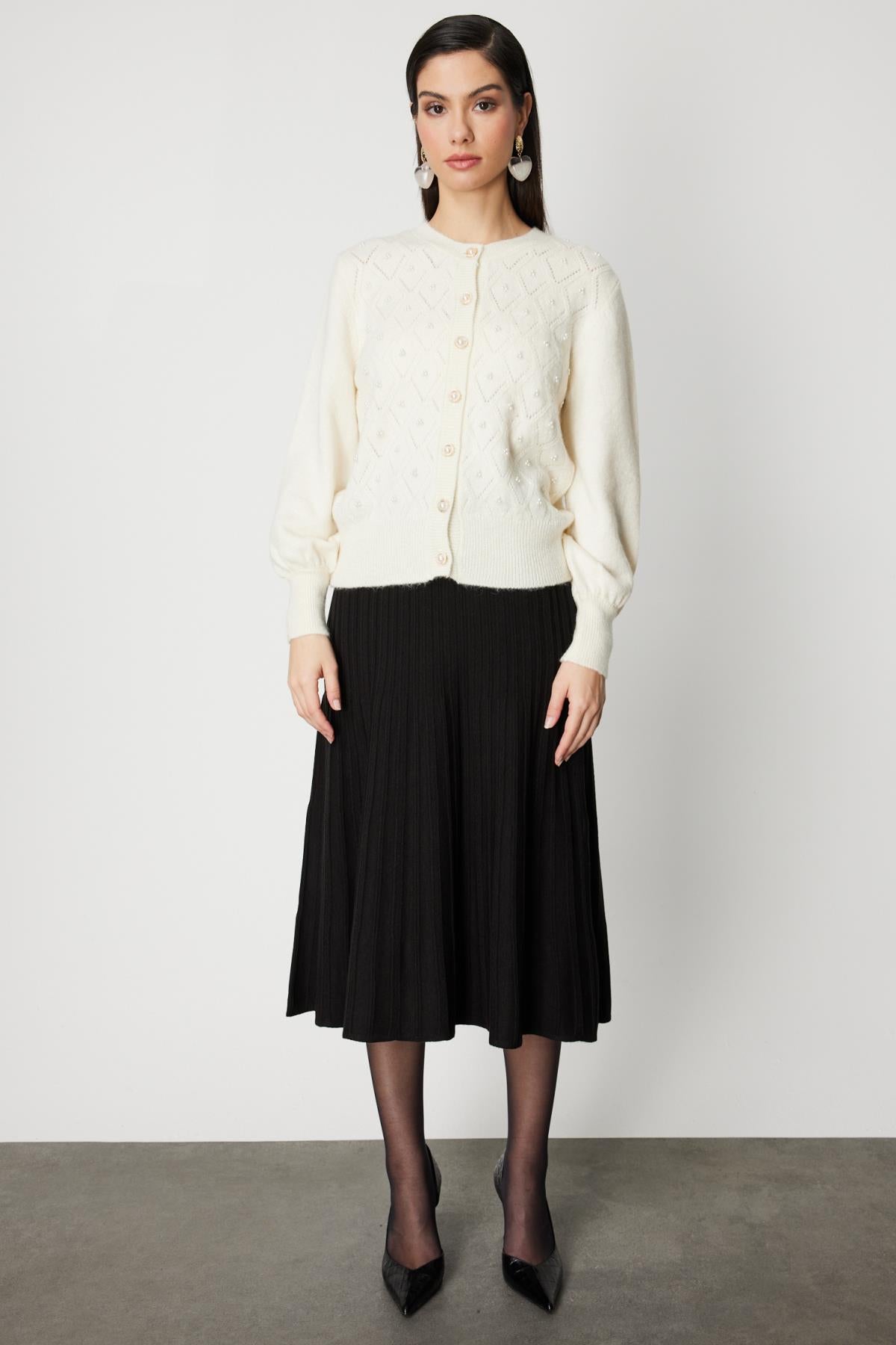 İnci Düğmeli Triko Hırka