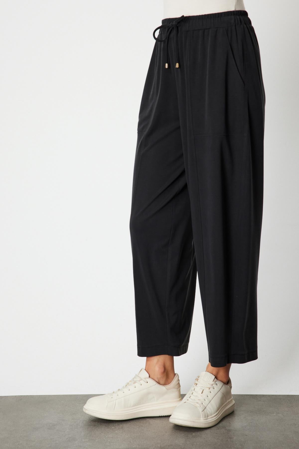 Waist-Tied Side Pocket Sweatpants