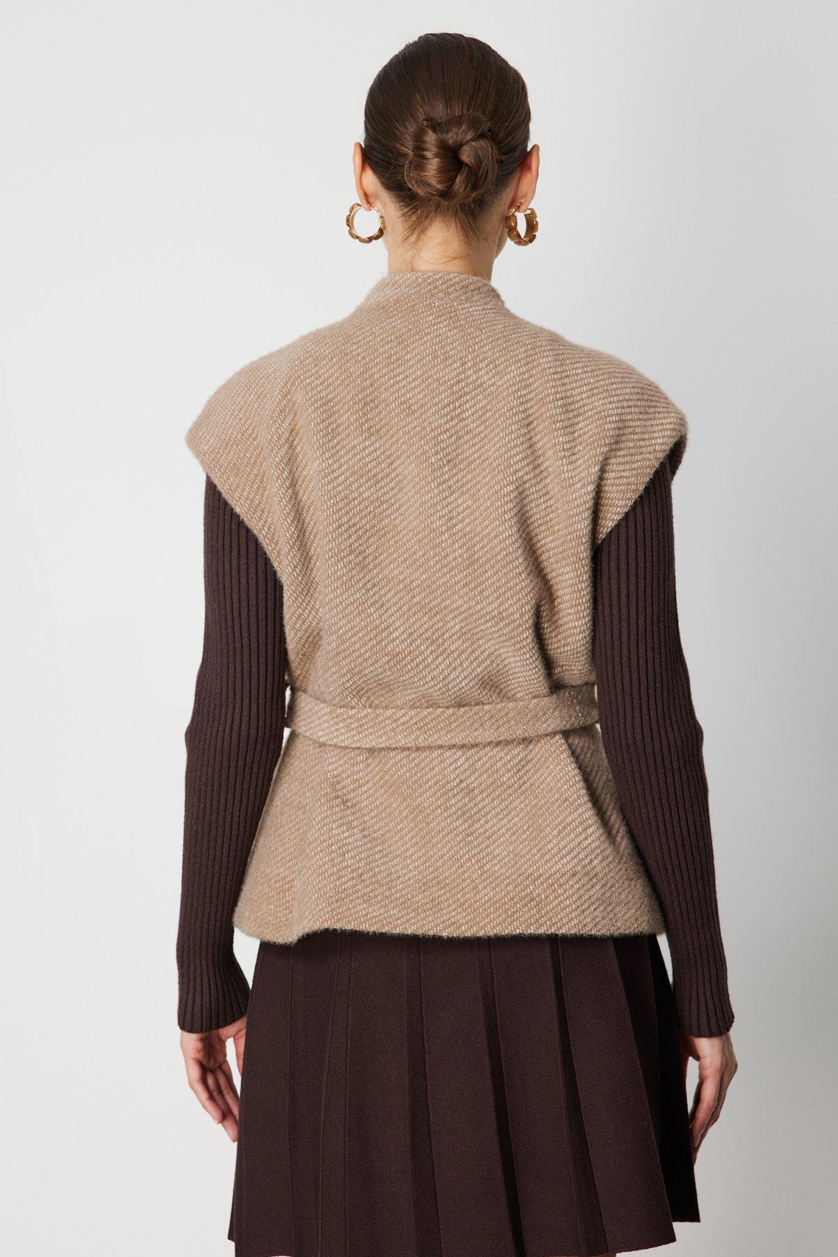 Beli Kuşaklı Dokulu Yelek