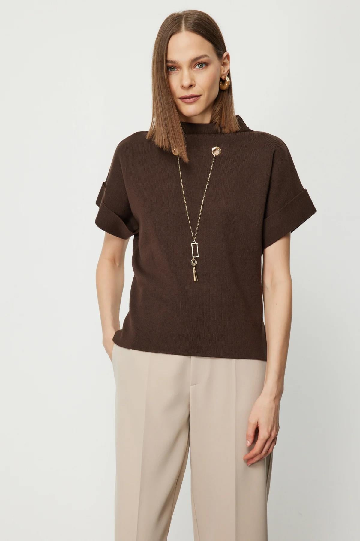 Aksesuar Detaylı Kısa Kollu Triko Kazak