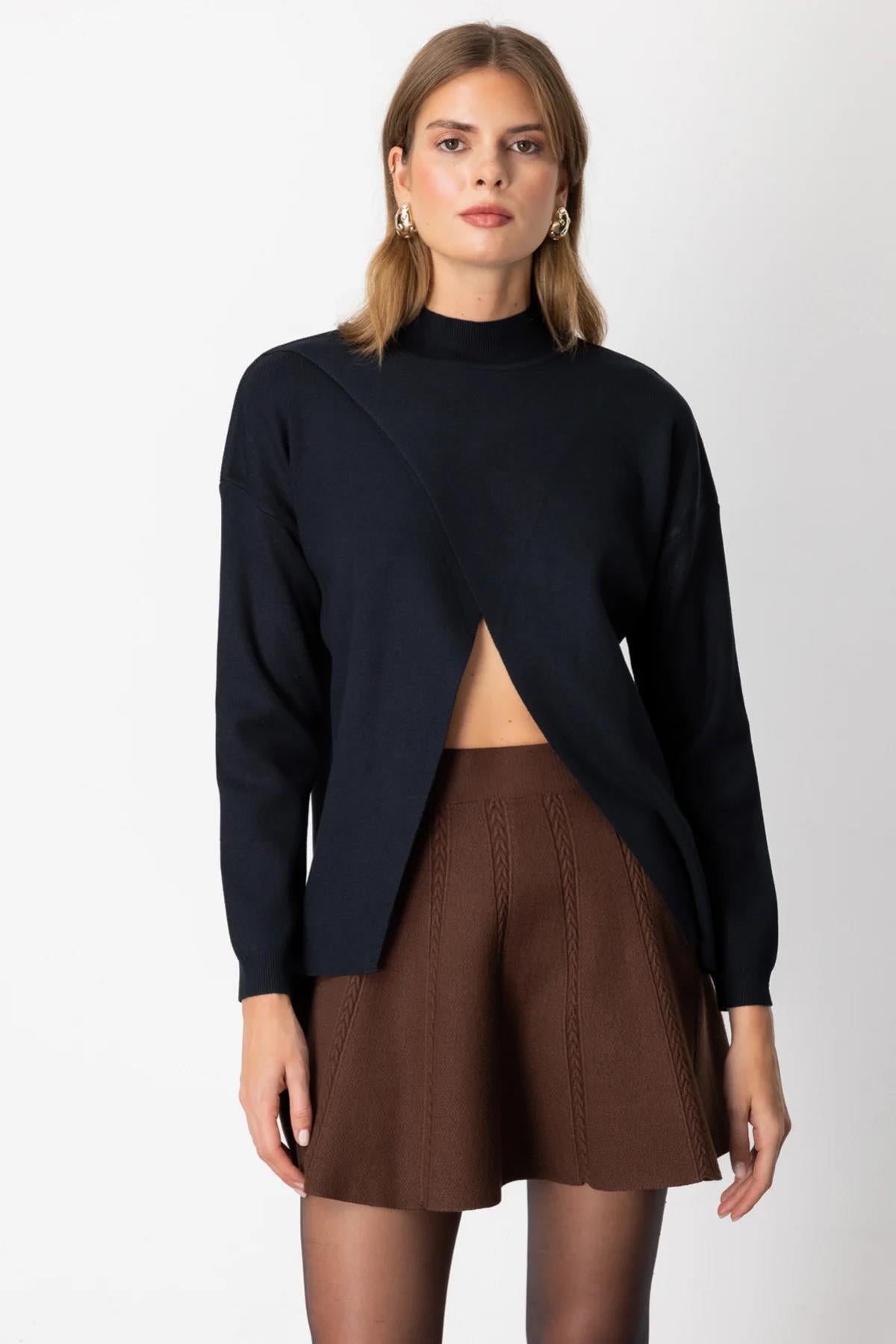 Dik Yaka Asimetrik Kesim Triko Kazak