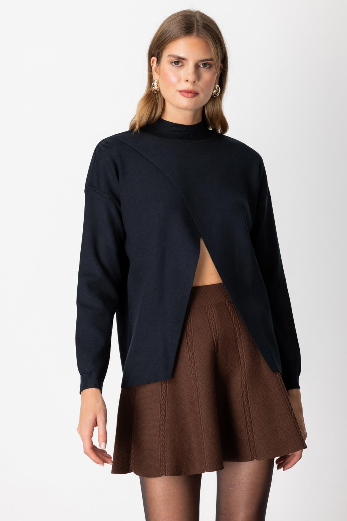 Dik Yaka Asimetrik Kesim Triko Kazak