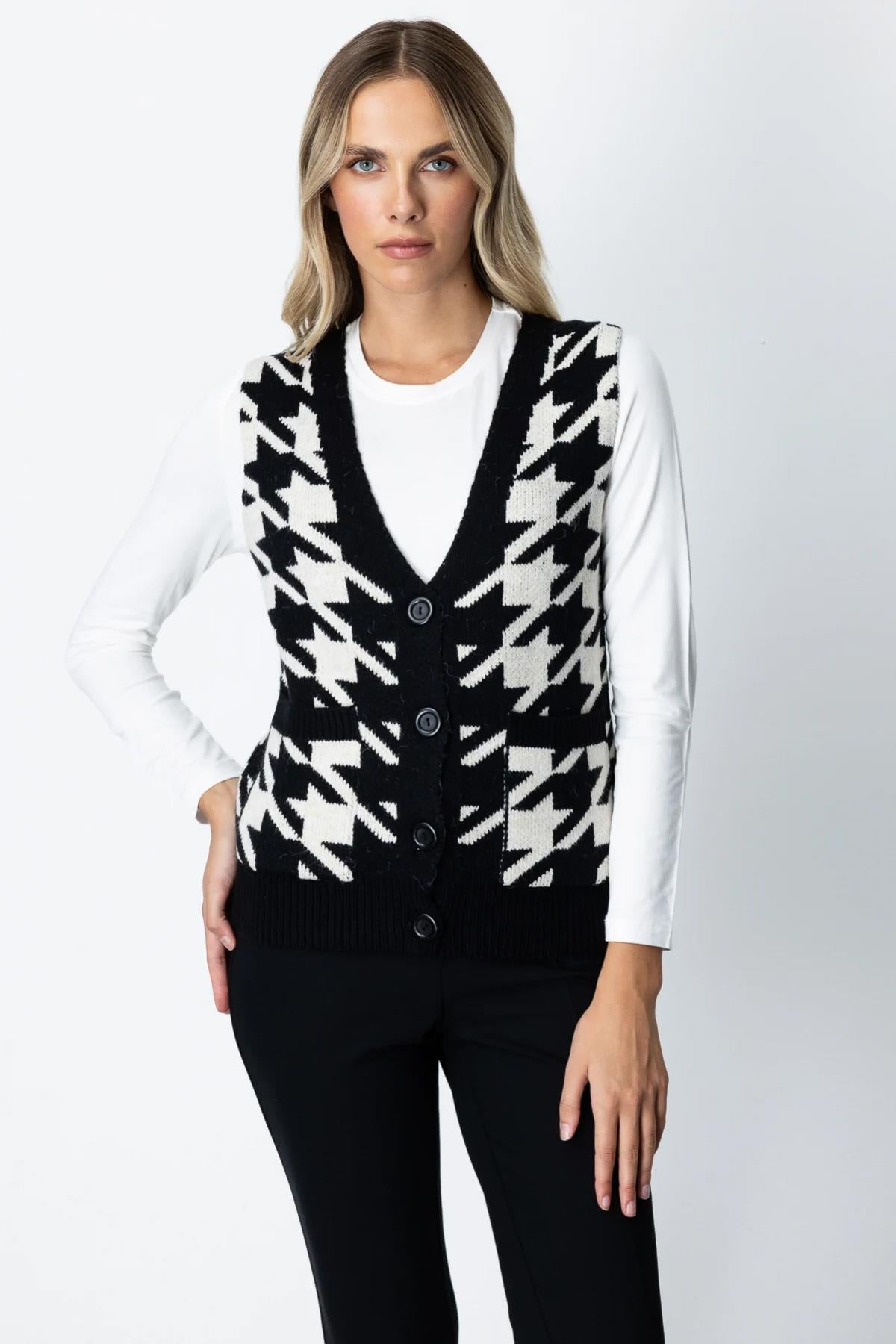 Kazayağı Desenli V Yaka Yelek