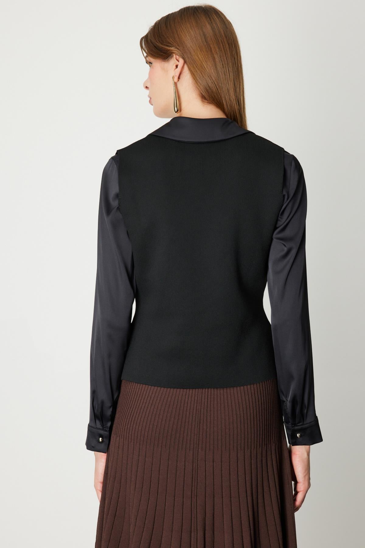 V-Neck Buttoned Vest