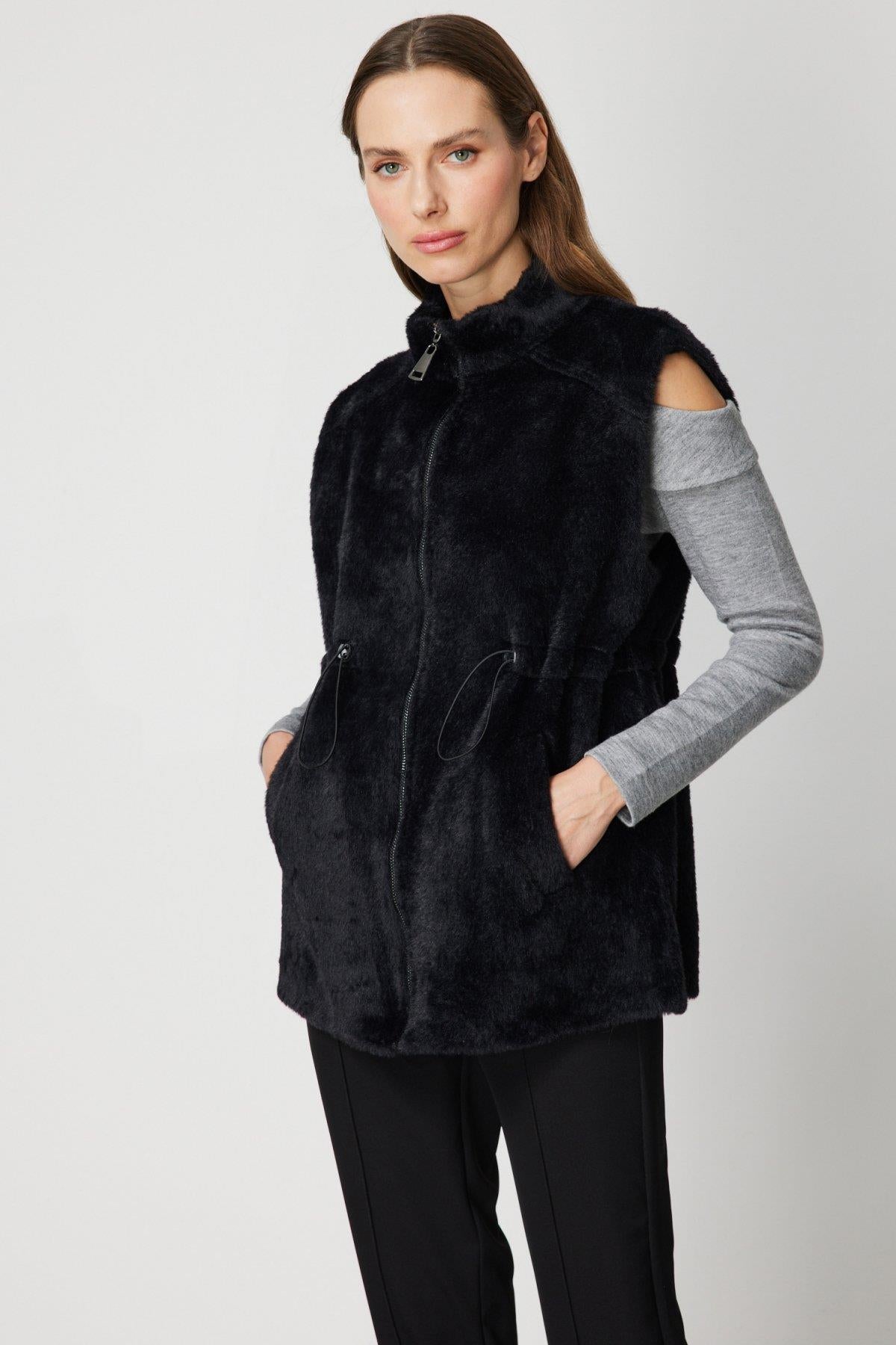 Dik Yaka Beli Lastikli Peluş Yelek