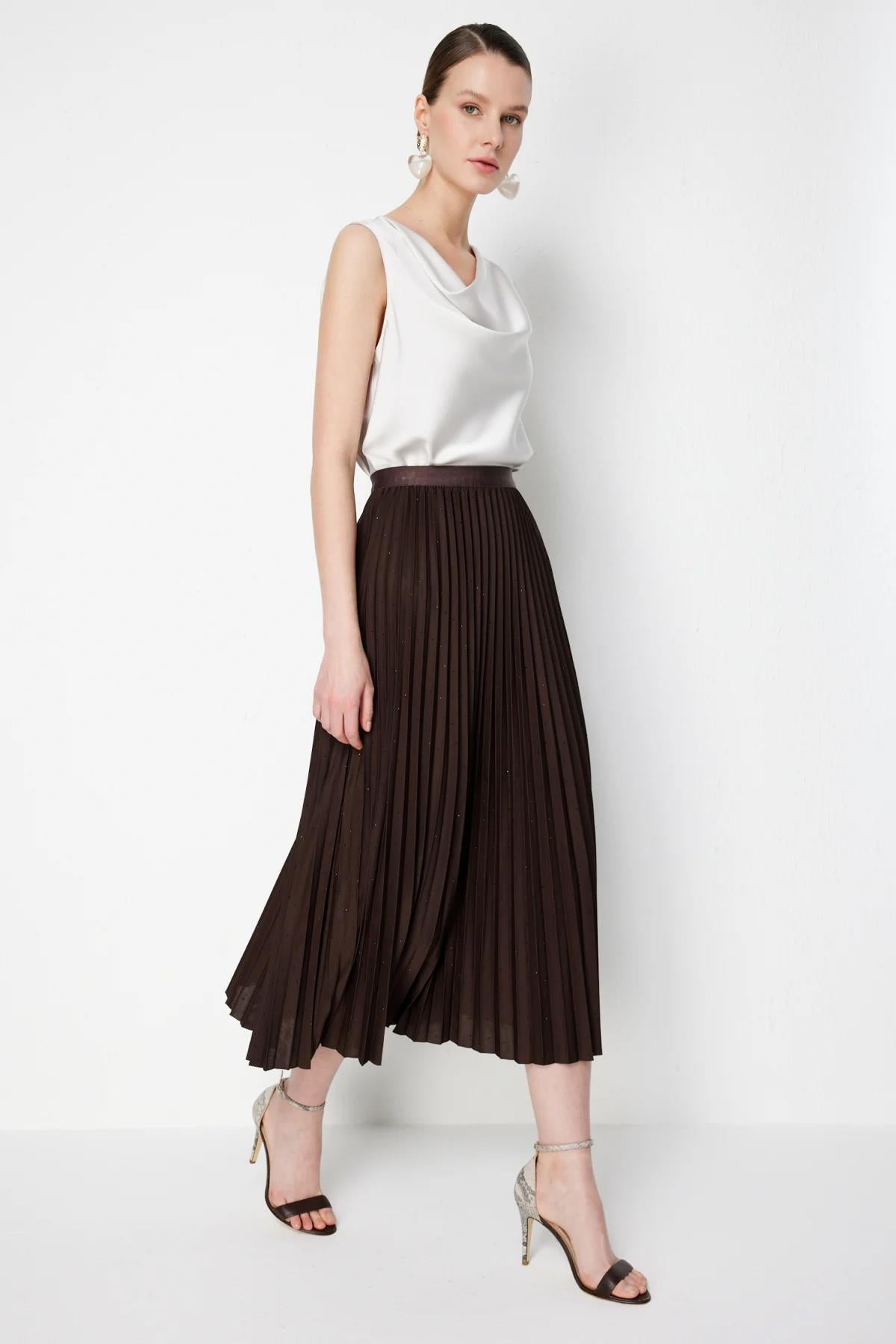 Stone Detailed Pleated Midi Skirt