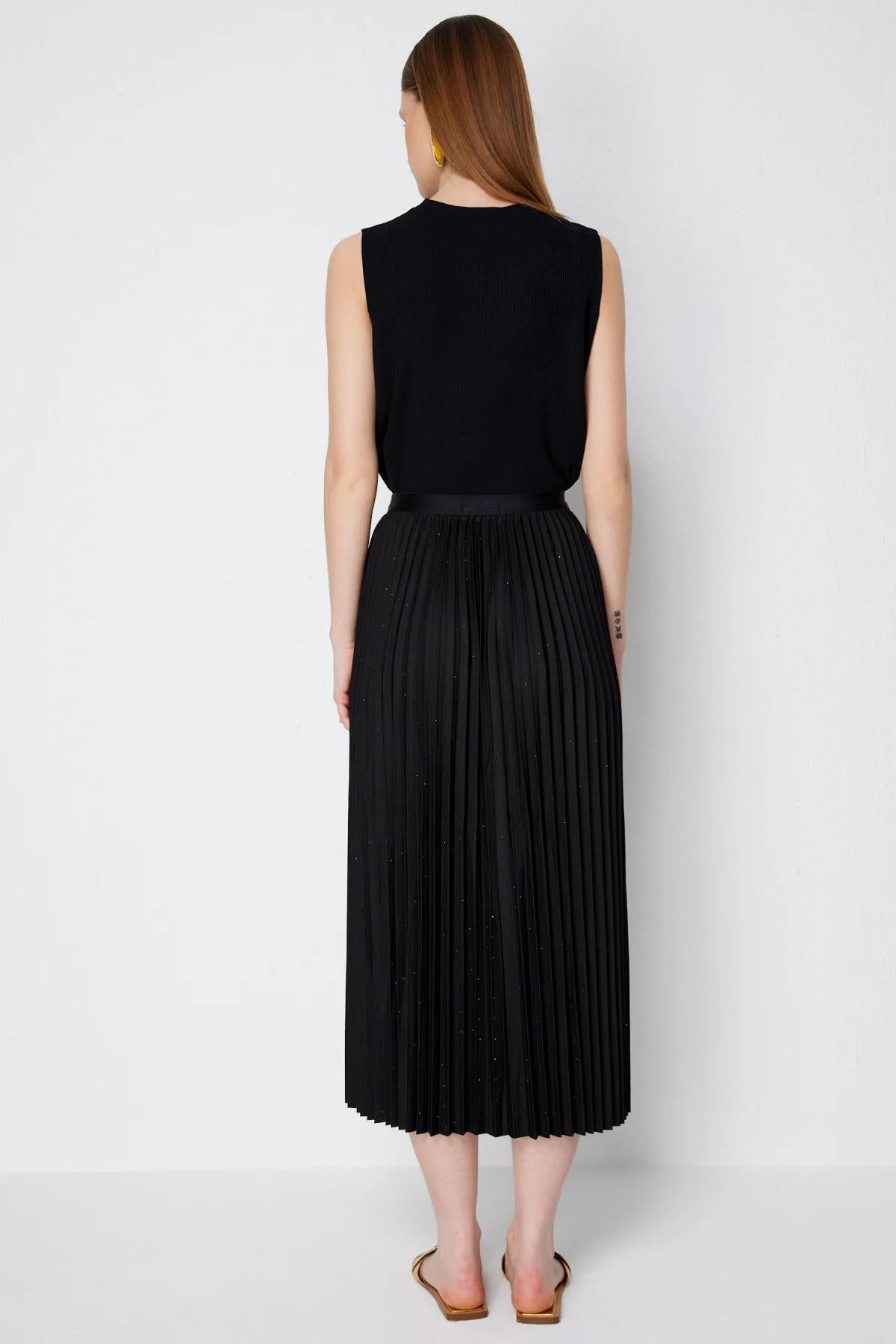 Stone Detailed Pleated Midi Skirt